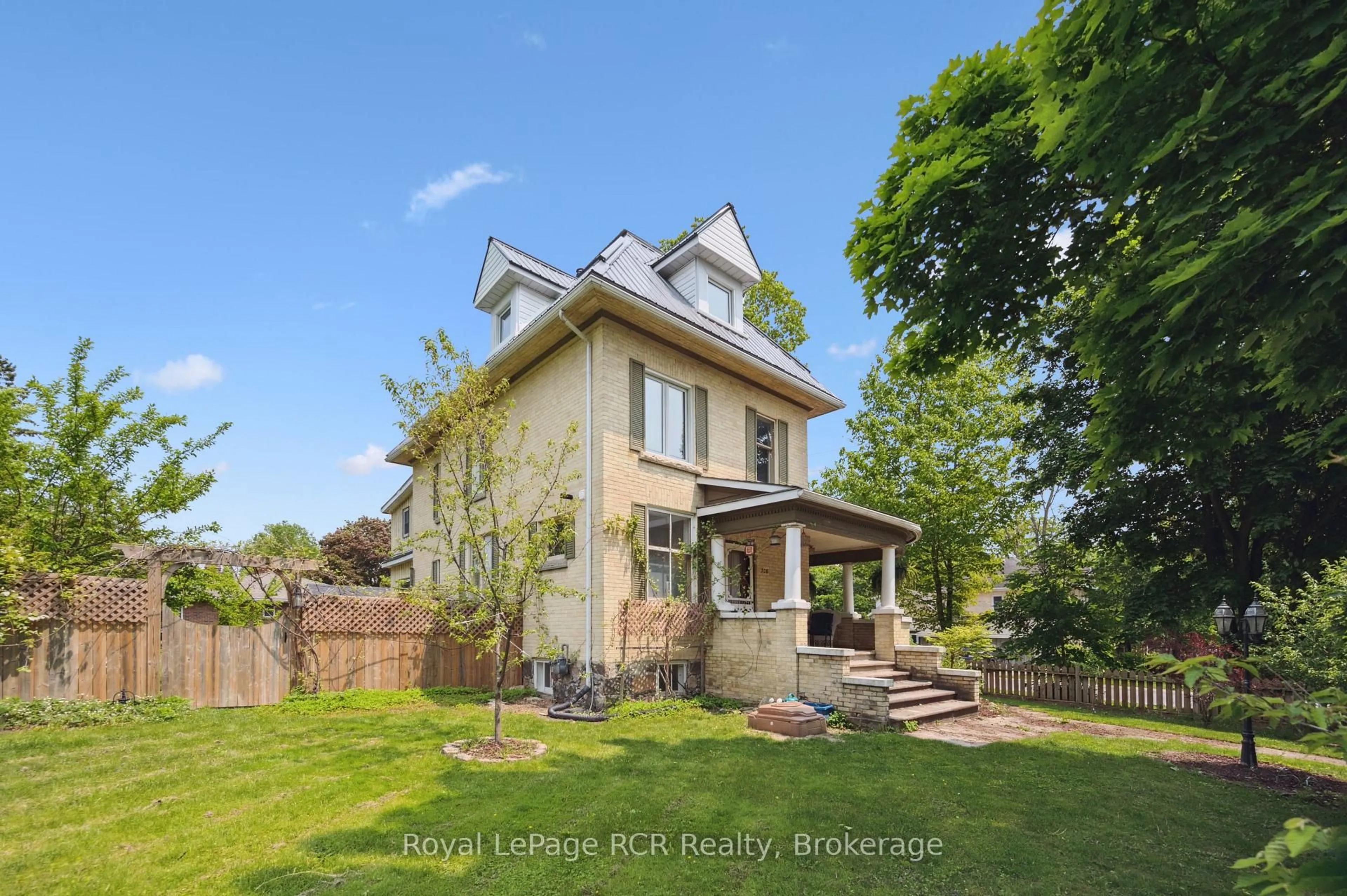 Unknown for 308 Fergus St, Wellington North Ontario N0G 2L2