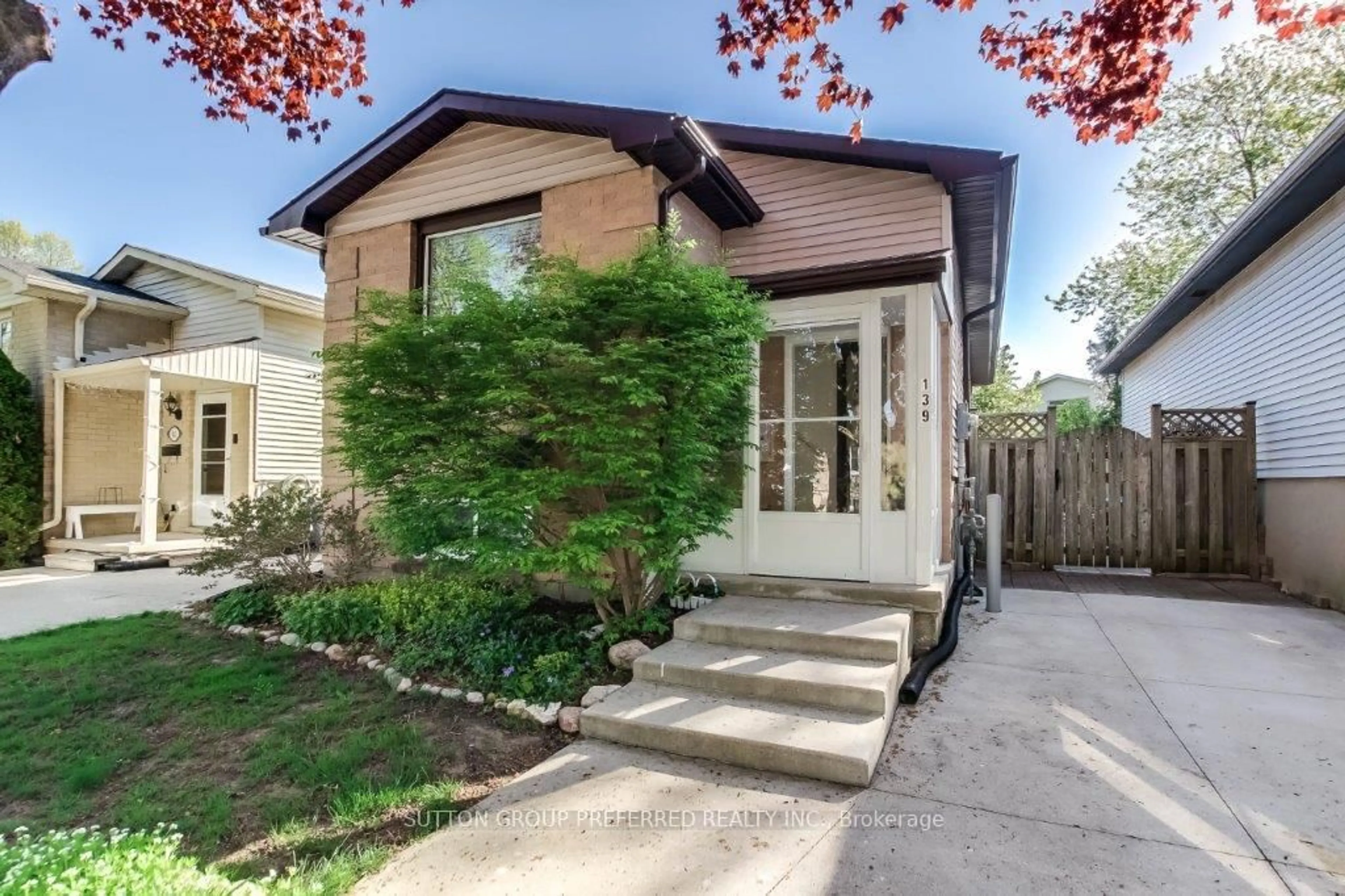 Home with brick exterior material, street for 139 Olympic Cres, London North Ontario N6G 3P4