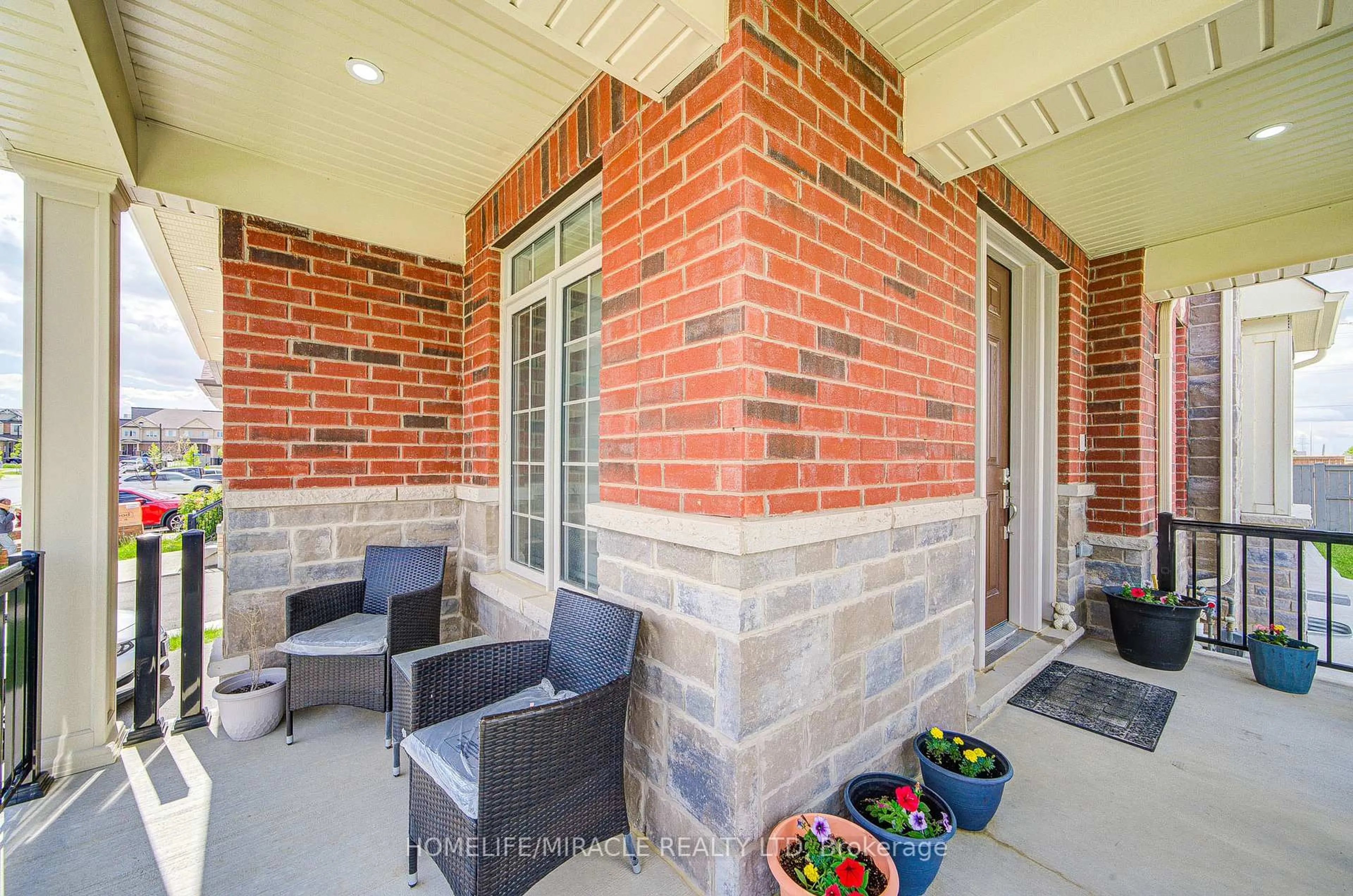 Patio, street for 2 William Dunlop St, Kitchener Ontario N2R 0N7