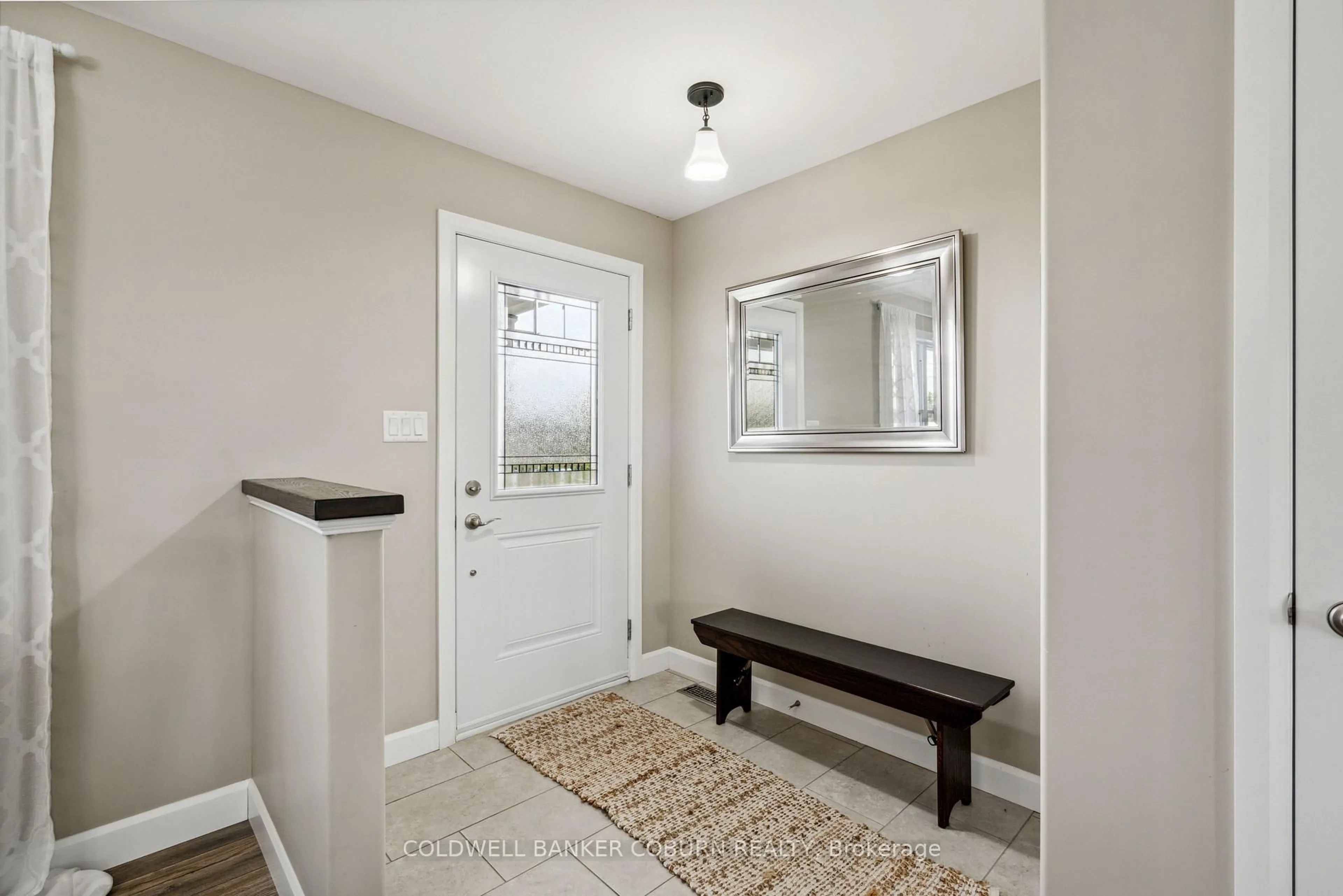 Indoor entryway for 3 Rachelle Cres, North Grenville Ontario K0G 1T0