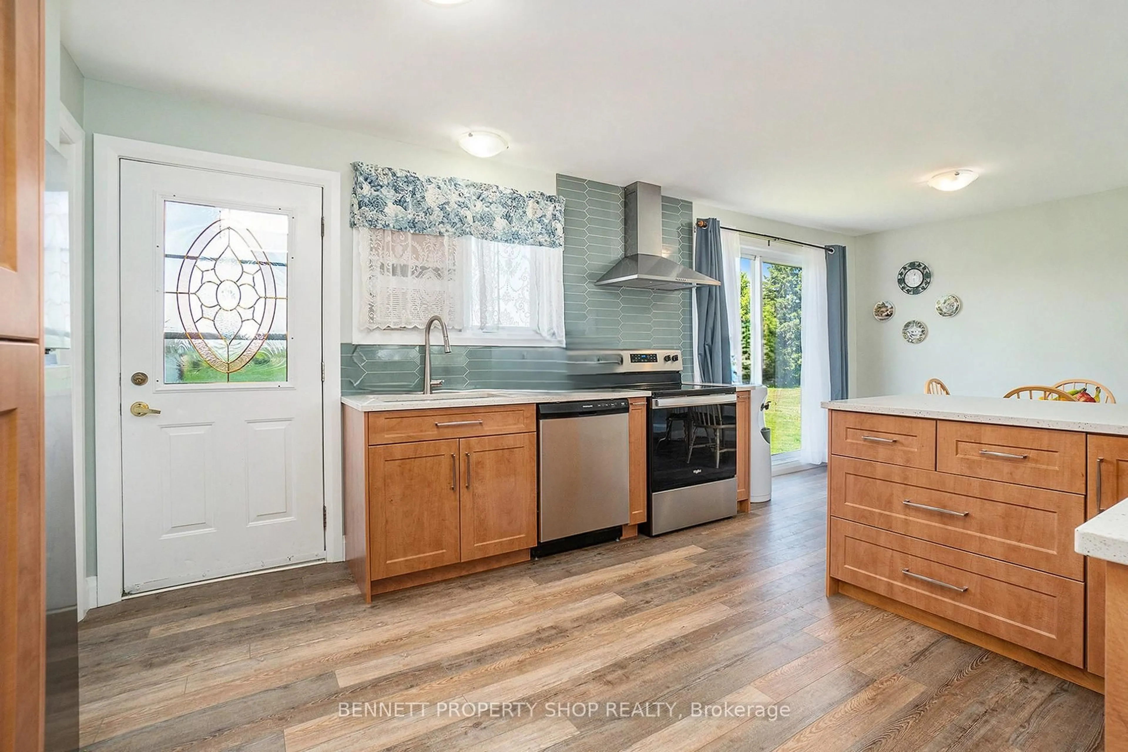 Open concept kitchen, ceramic/tile floor for 2954 Gagne Rd, Clarence-Rockland Ontario K0A 2A0
