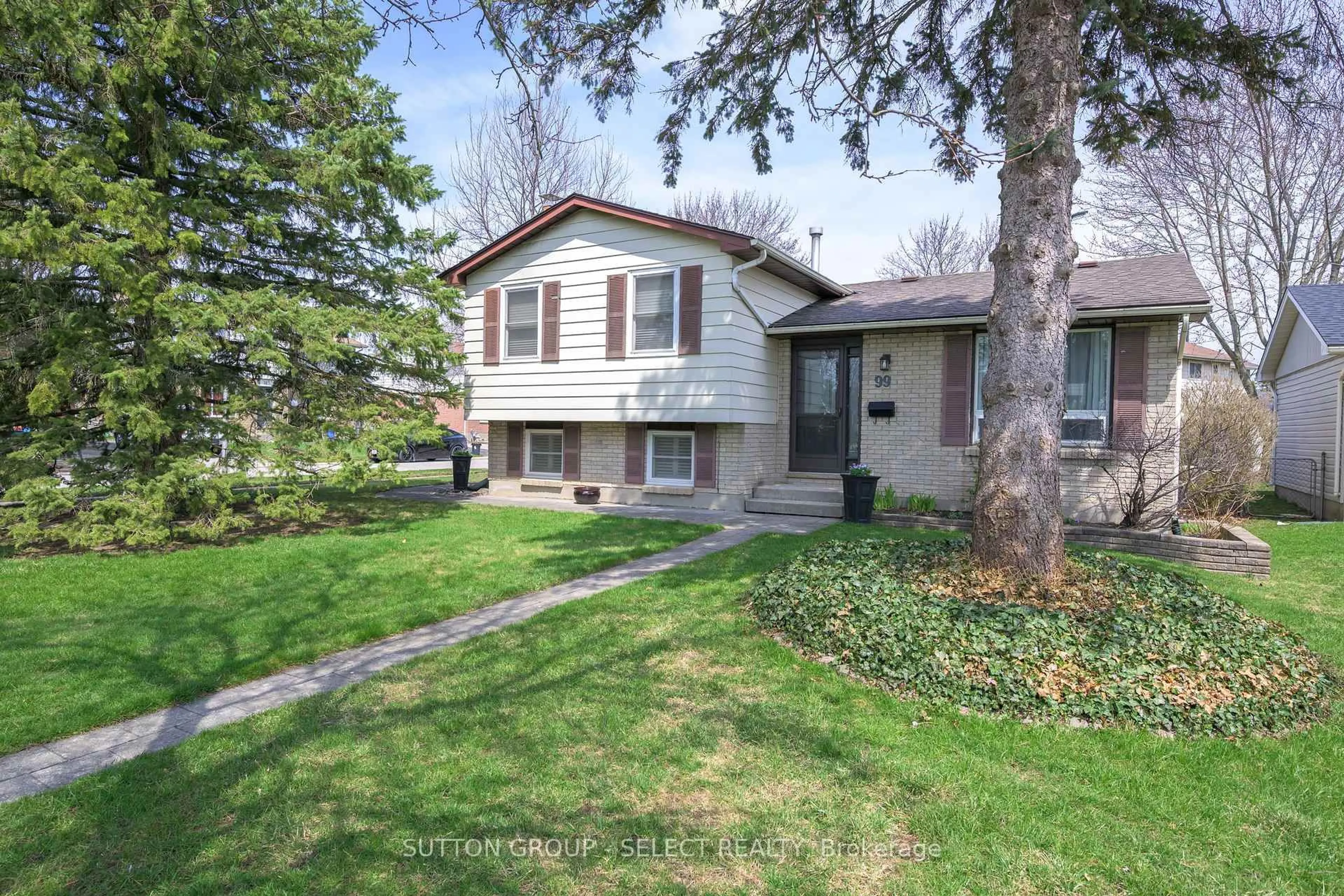 Home with vinyl exterior material, street for 99 Inverary Cres, London North Ontario N6G 3L7