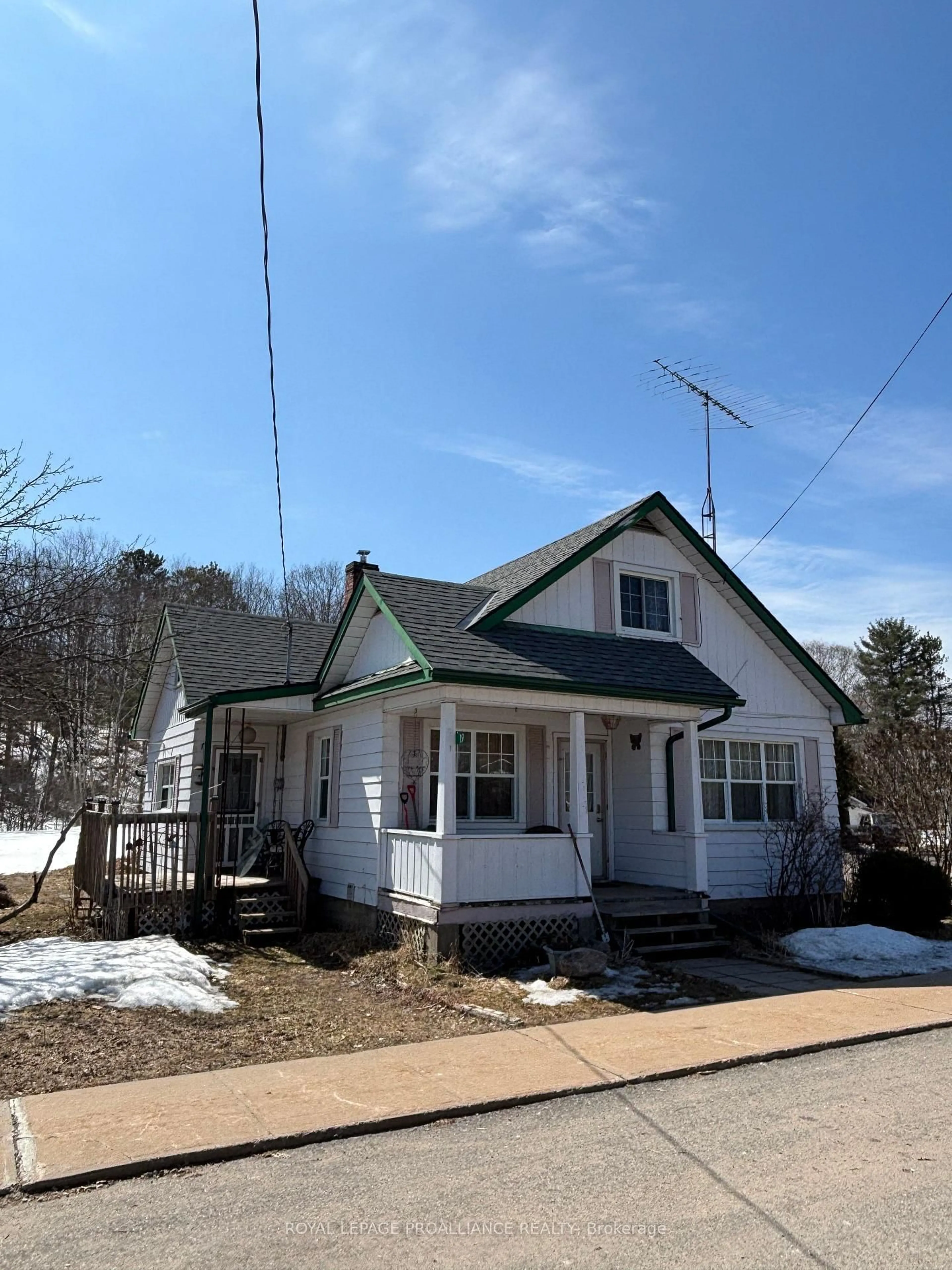 Unknown for 19 Wilno St, Barry's Bay Ontario K0J 1B0