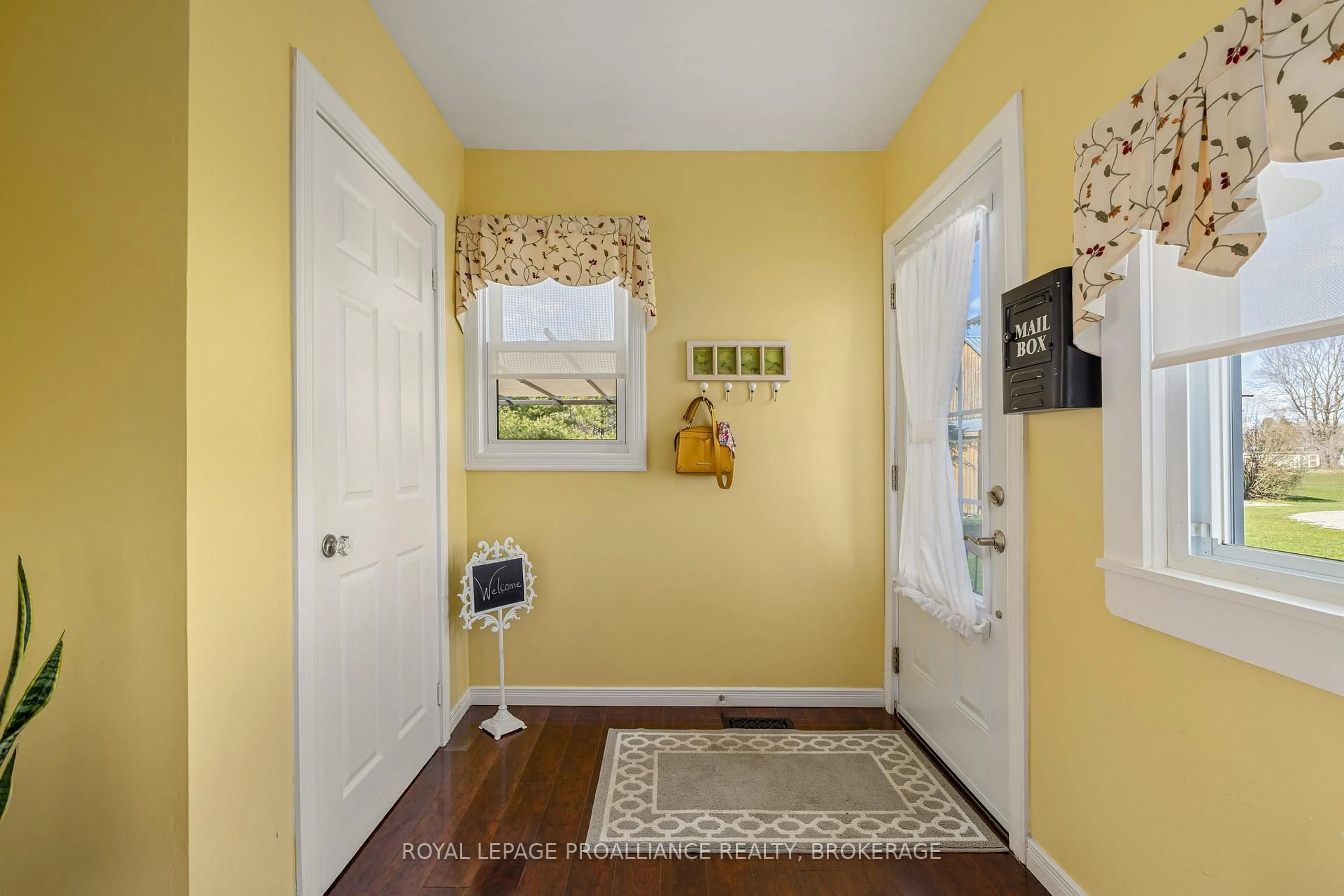 Indoor entryway for 4068 COUNTY ROAD 29, Elizabethtown-Kitley Ontario K6V 5T4