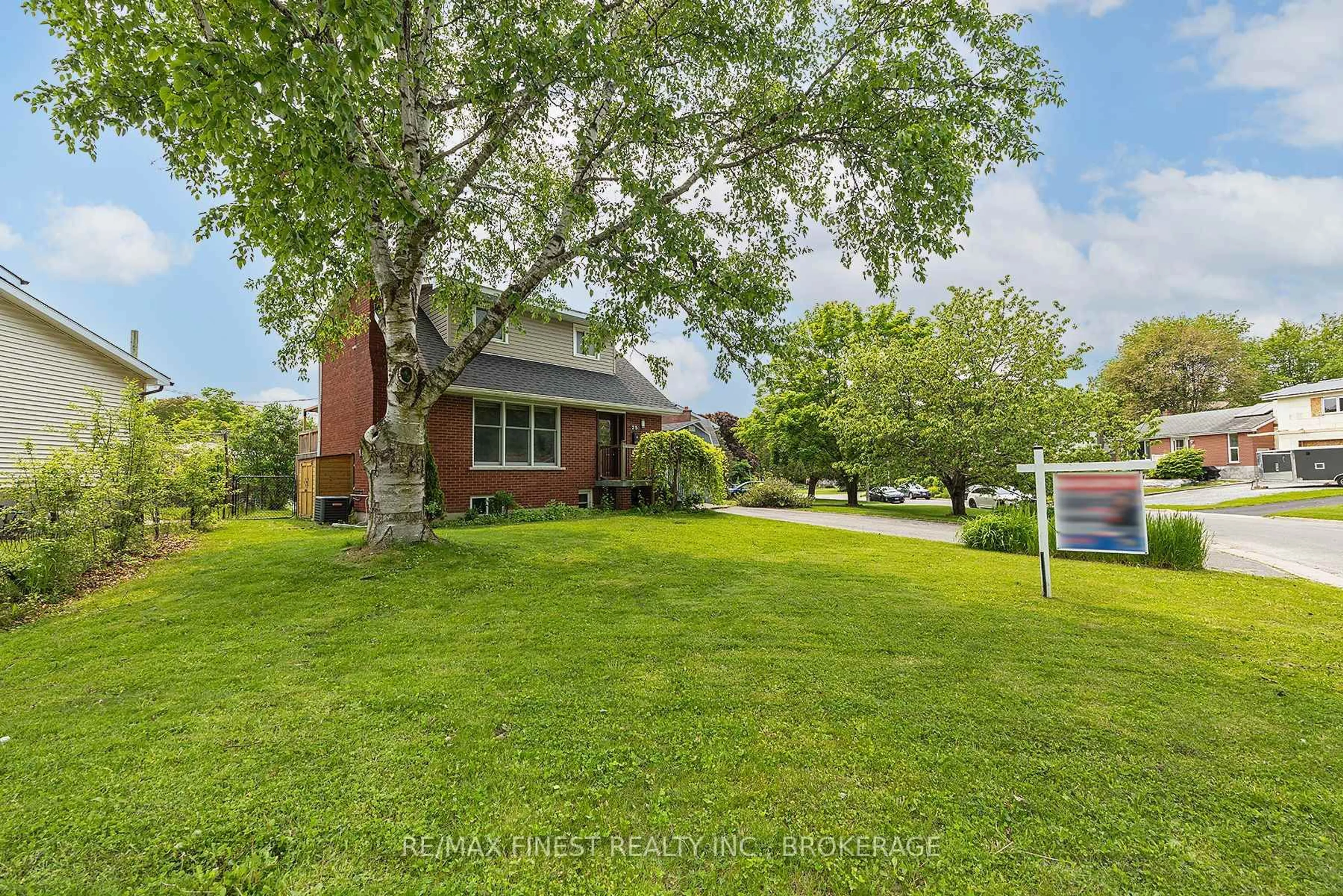 A pic from outside/outdoor area/front of a property/back of a property/a pic from drone, street for 75 Hatter St, Kingston Ontario K7M 2L6