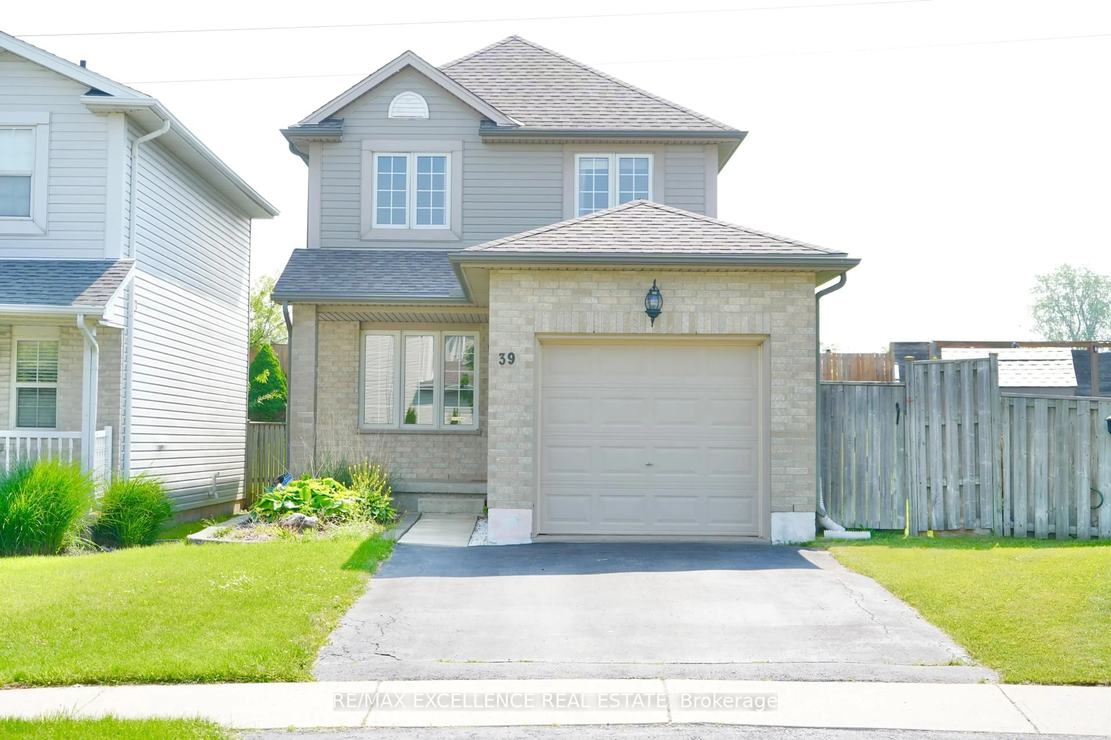 Unknown for 39 PHAIR Cres, London South Ontario N5Z 5B5