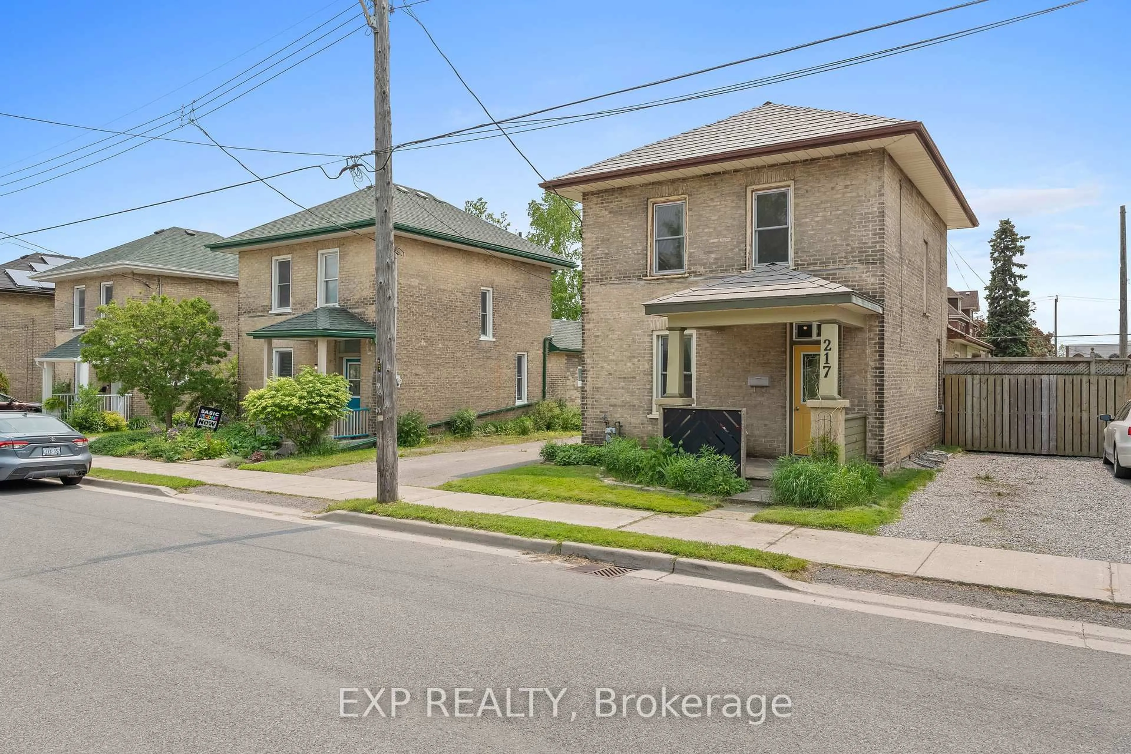 A pic from outside/outdoor area/front of a property/back of a property/a pic from drone, street for 217 Westcott St, Peterborough Central Ontario K9J 2G7