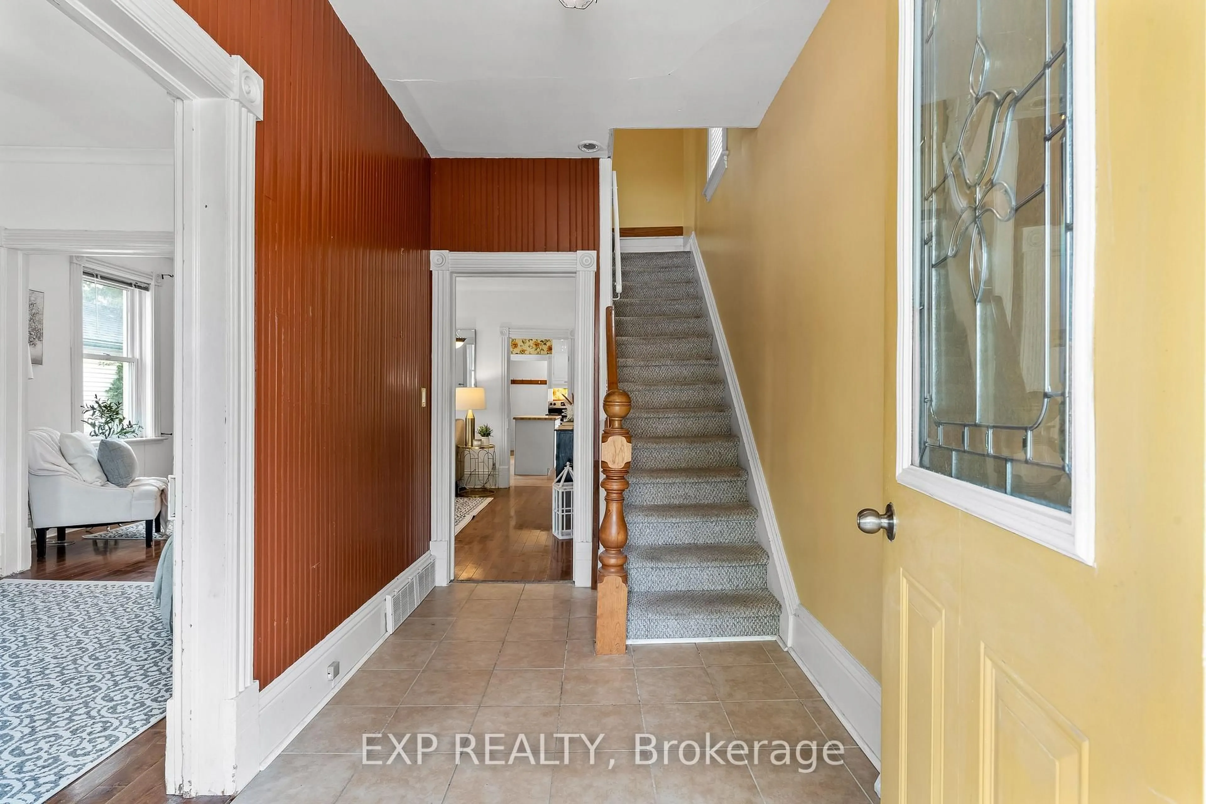 Indoor entryway for 217 Westcott St, Peterborough Central Ontario K9J 2G7