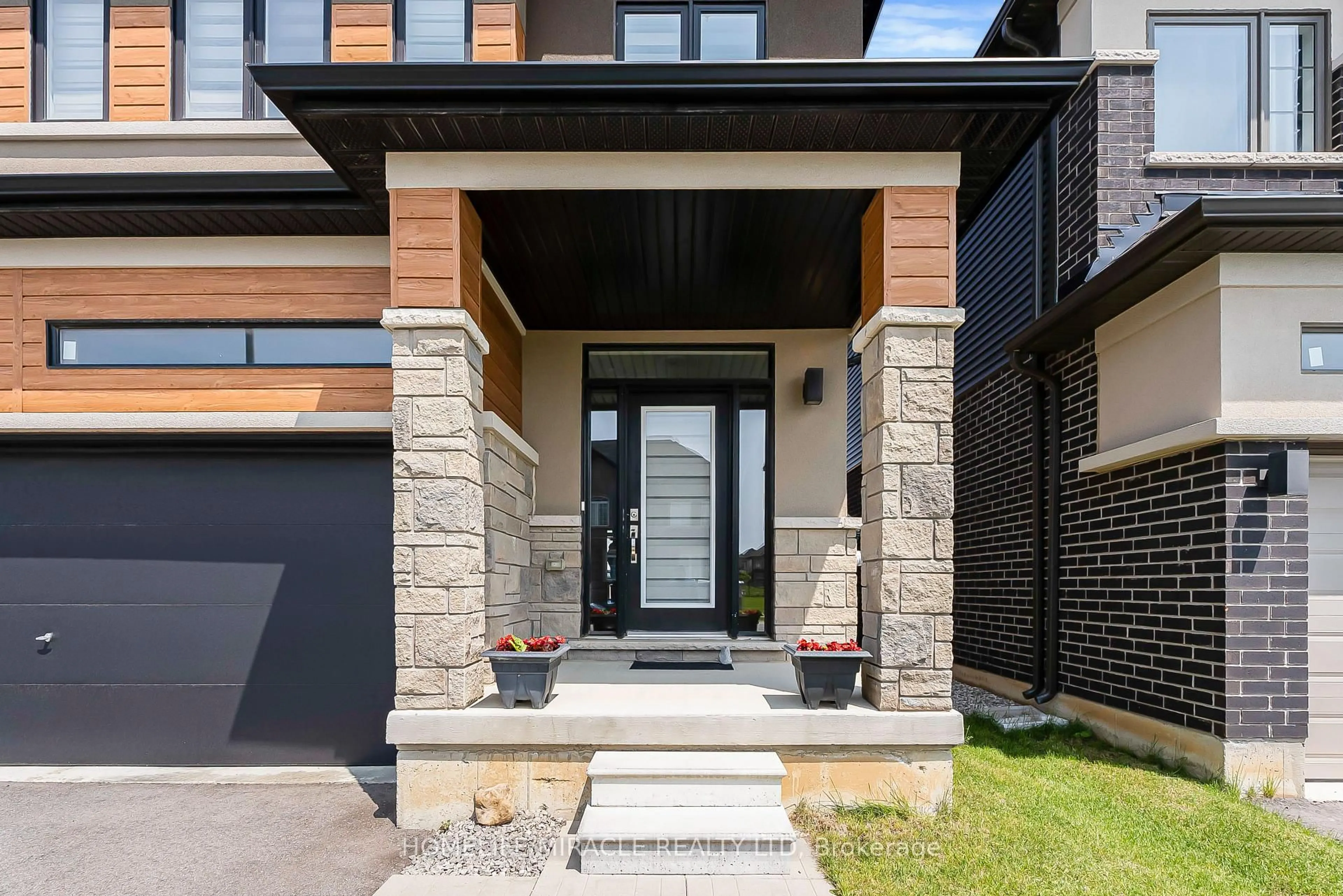 Home with brick exterior material, street for 16 Scenic Ridge Gate, Brant Ontario N3L 0K4