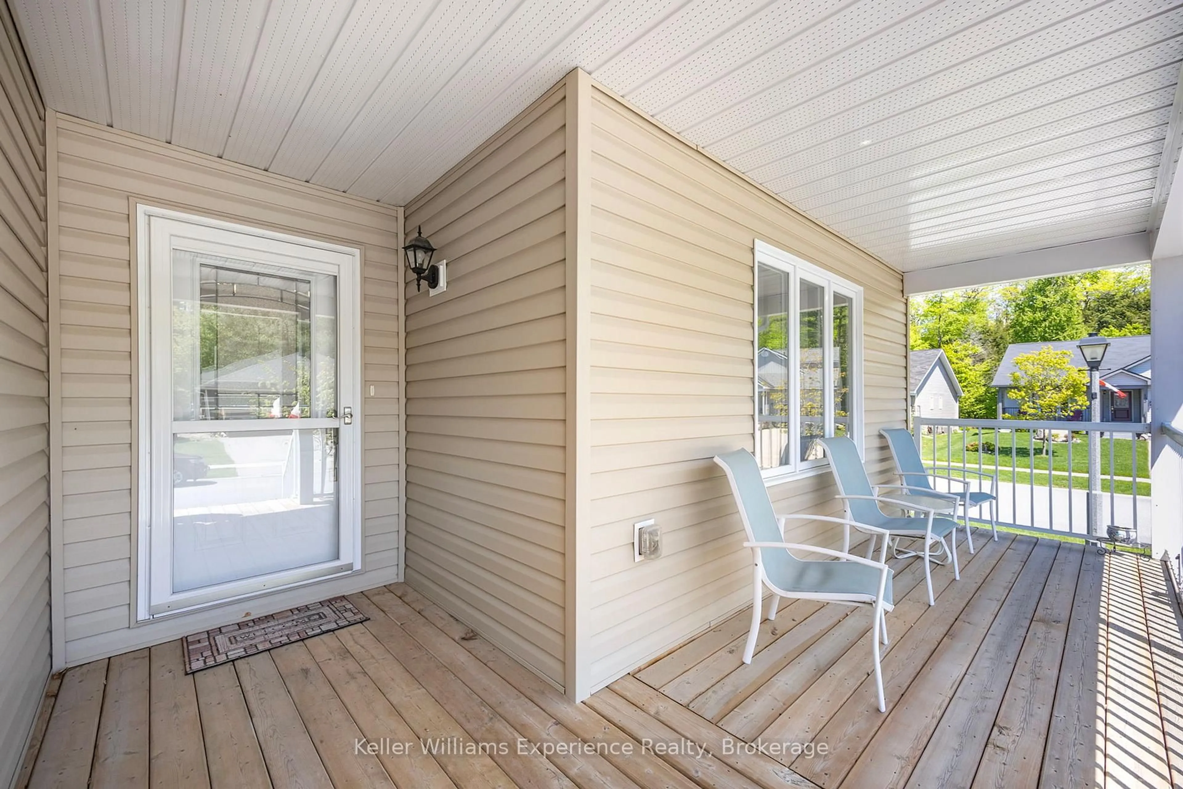 Patio, water/lake/river/ocean view for 156 Pineridge Gate, Gravenhurst Ontario P1P 0A3