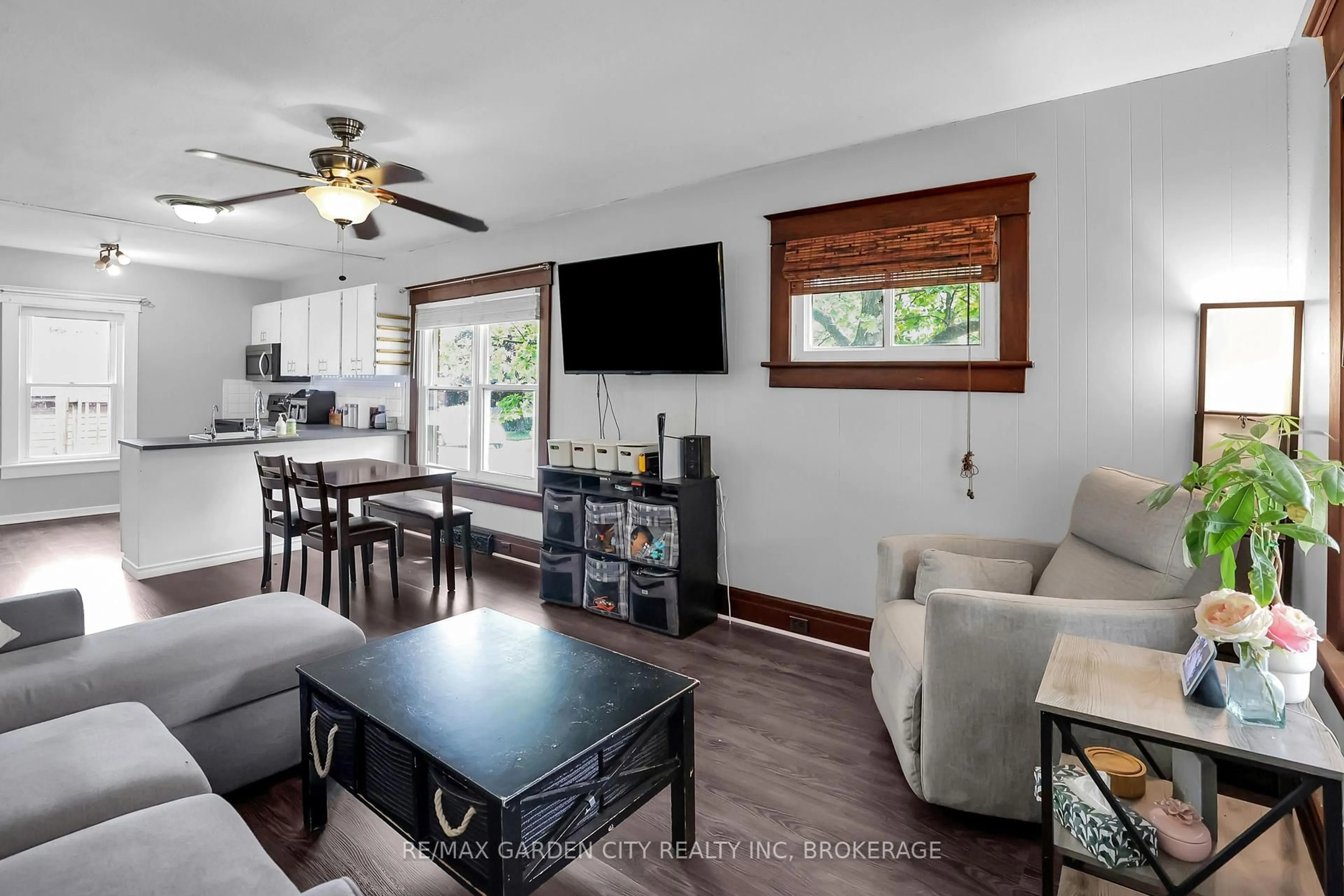 Living room with furniture, unknown for 5165 Morrison St, Niagara Falls Ontario L2E 2E3