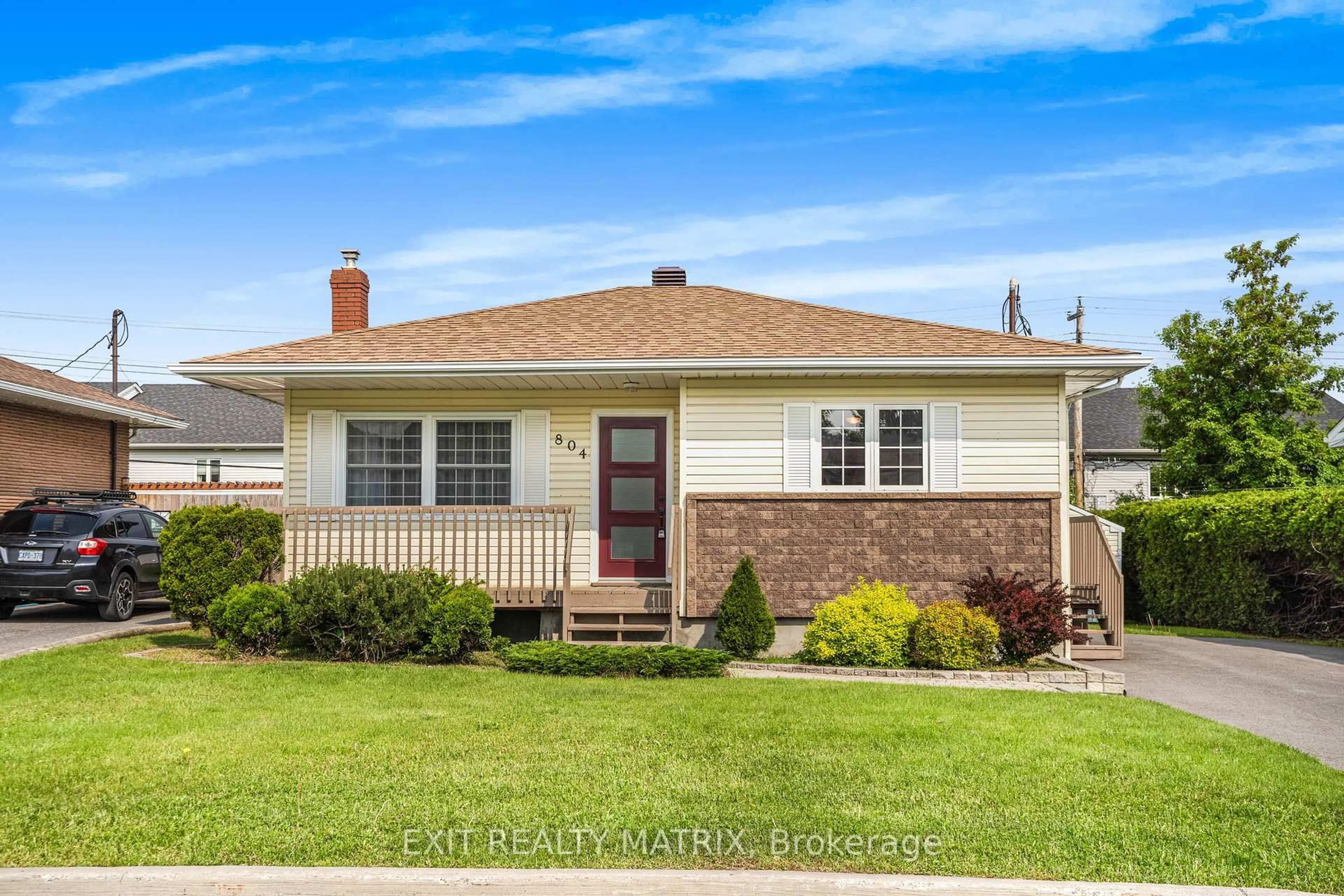 Home with vinyl exterior material, street for 804 Cartier Blvd, Hawkesbury Ontario K6A 1W7