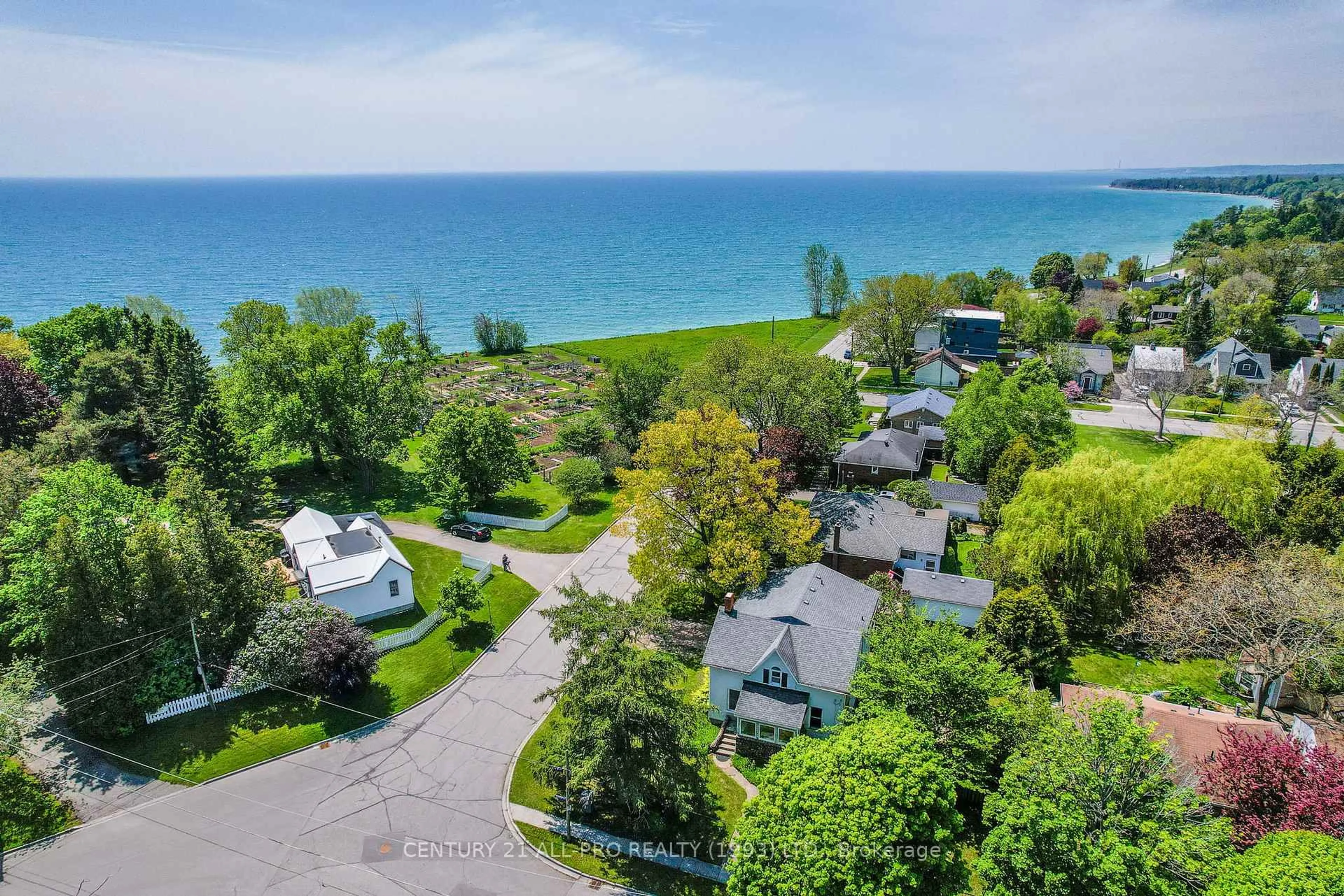 A pic from outside/outdoor area/front of a property/back of a property/a pic from drone, water/lake/river/ocean view for 113 Tremaine St, Cobourg Ontario K9A 2Z2