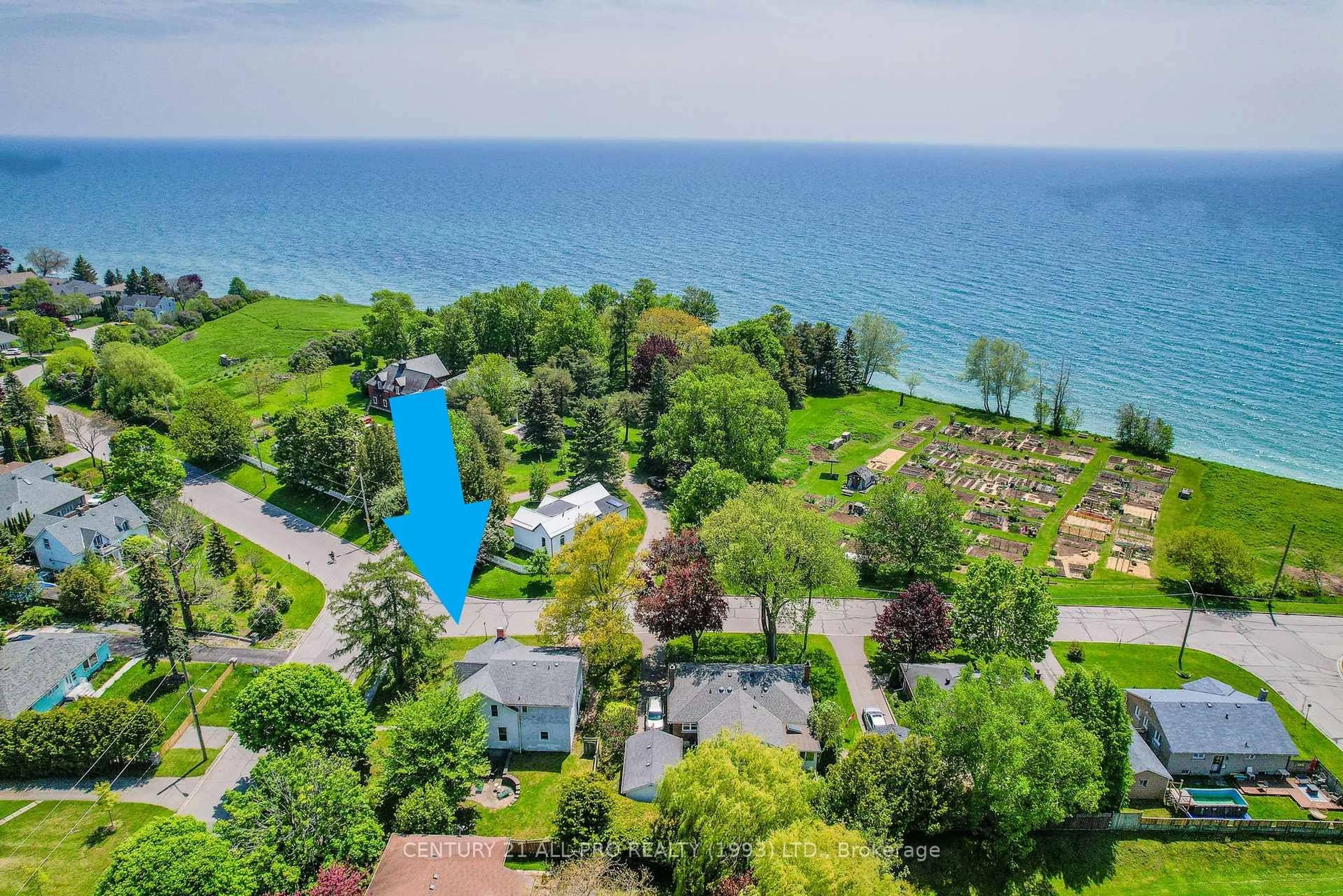 A pic from outside/outdoor area/front of a property/back of a property/a pic from drone, water/lake/river/ocean view for 113 Tremaine St, Cobourg Ontario K9A 2Z2