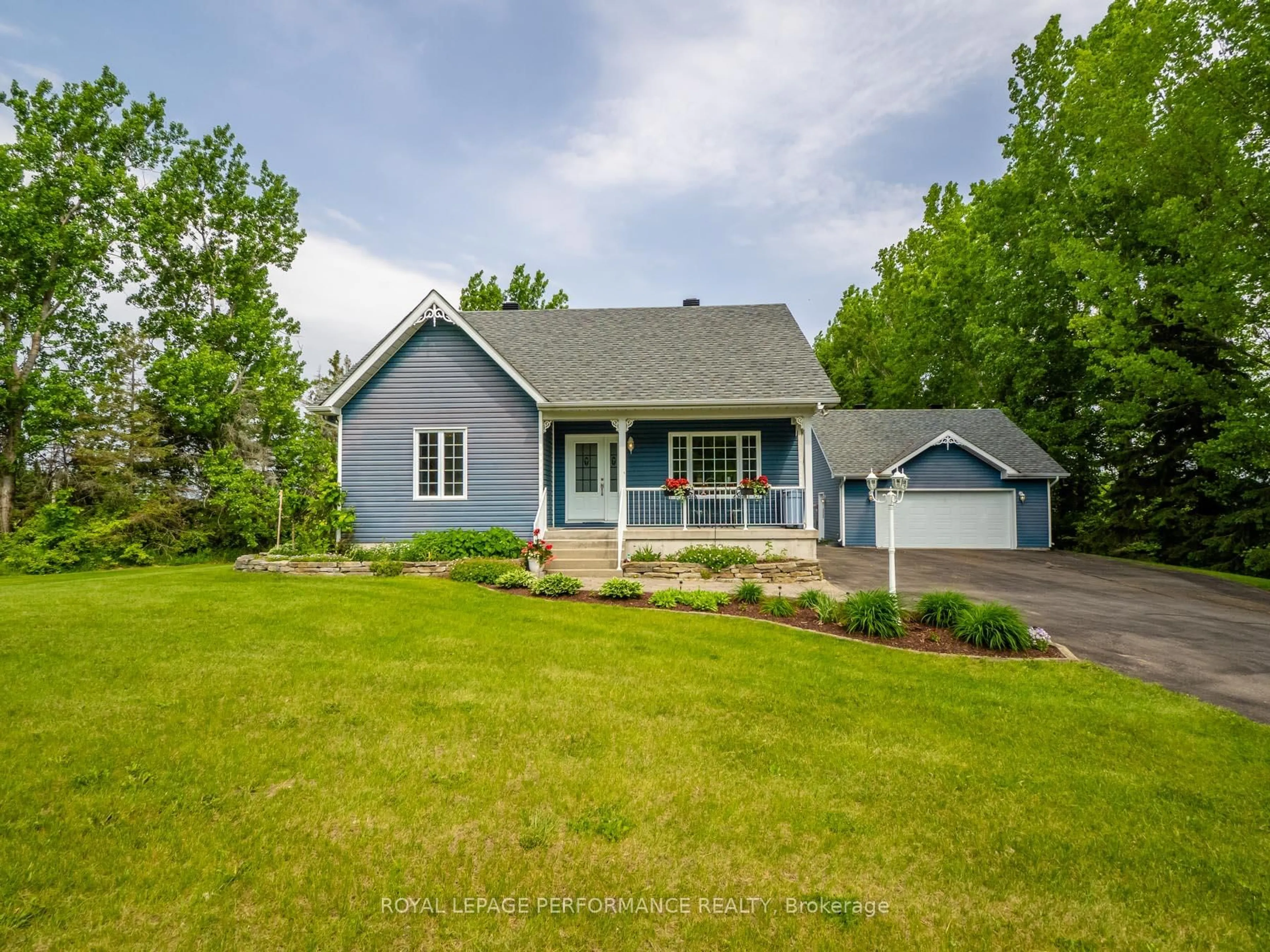 Home with vinyl exterior material, street for 21845 Concession 3 N/A, South Glengarry Ontario K0C 1E0