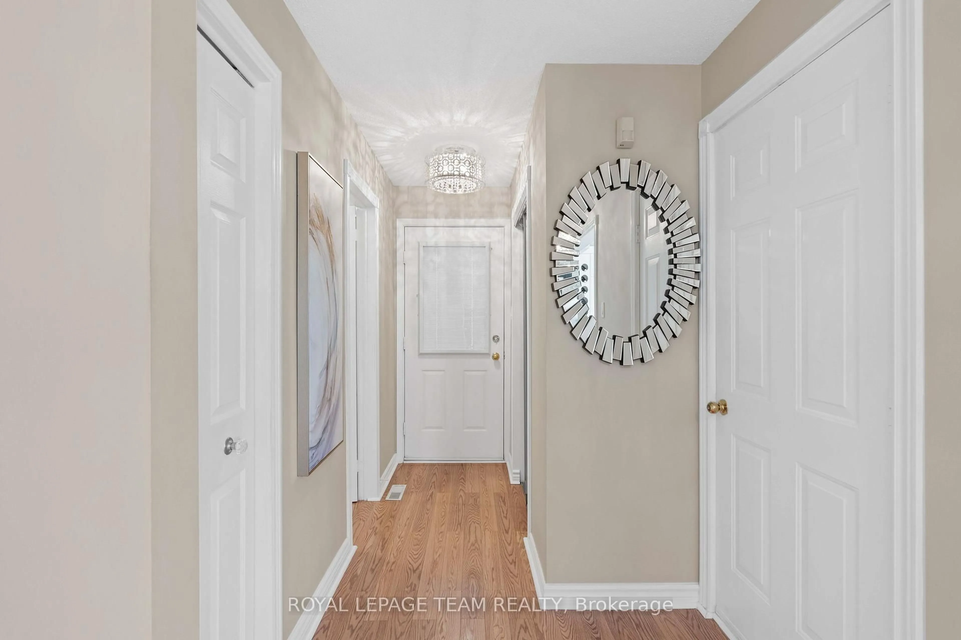 Indoor entryway for 23 Glacier St, Ottawa Ontario K2J 2M7