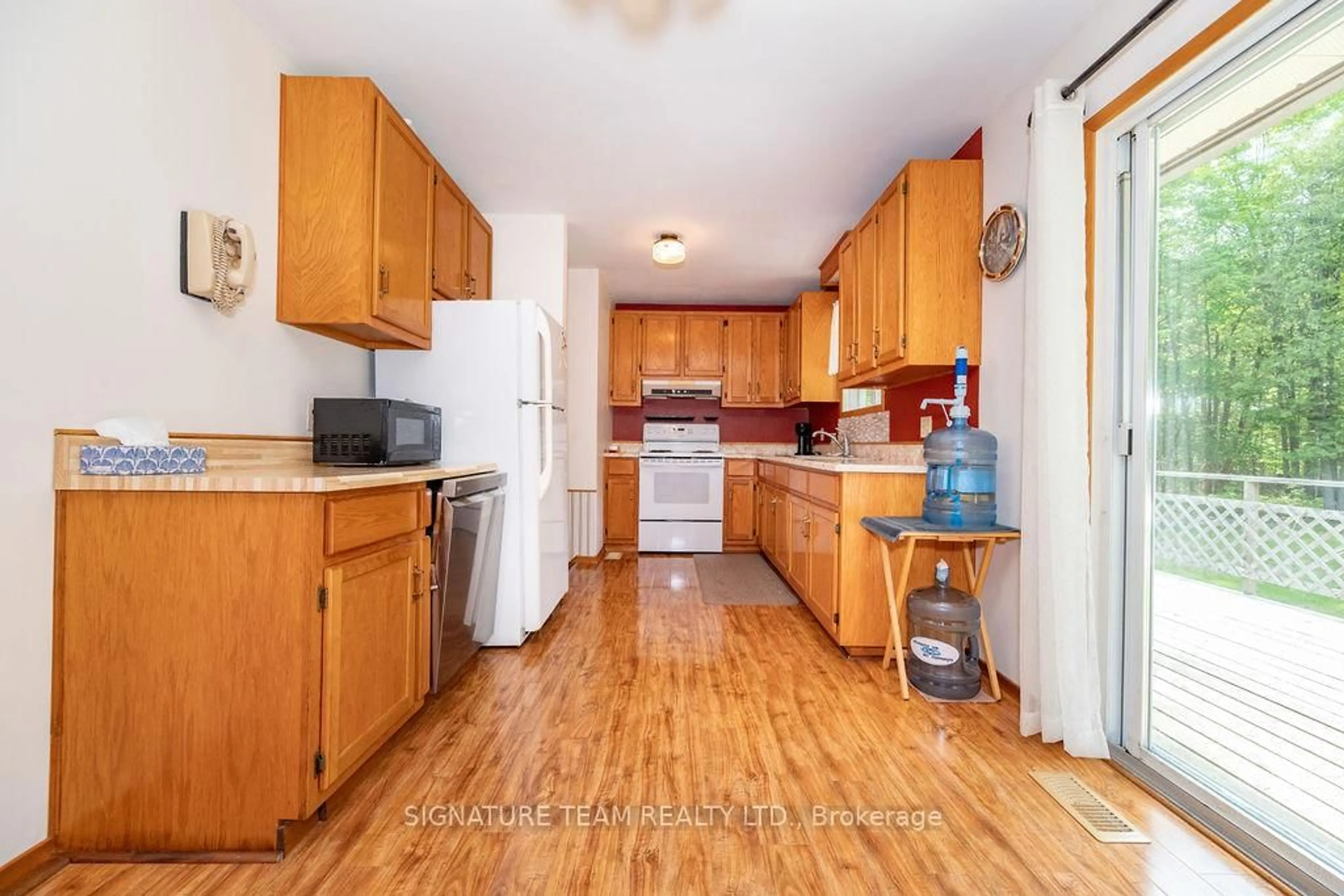 Standard kitchen, wood/laminate floor for 84 Crooked Rapids Rd, Eganville Ontario K0J 1T0