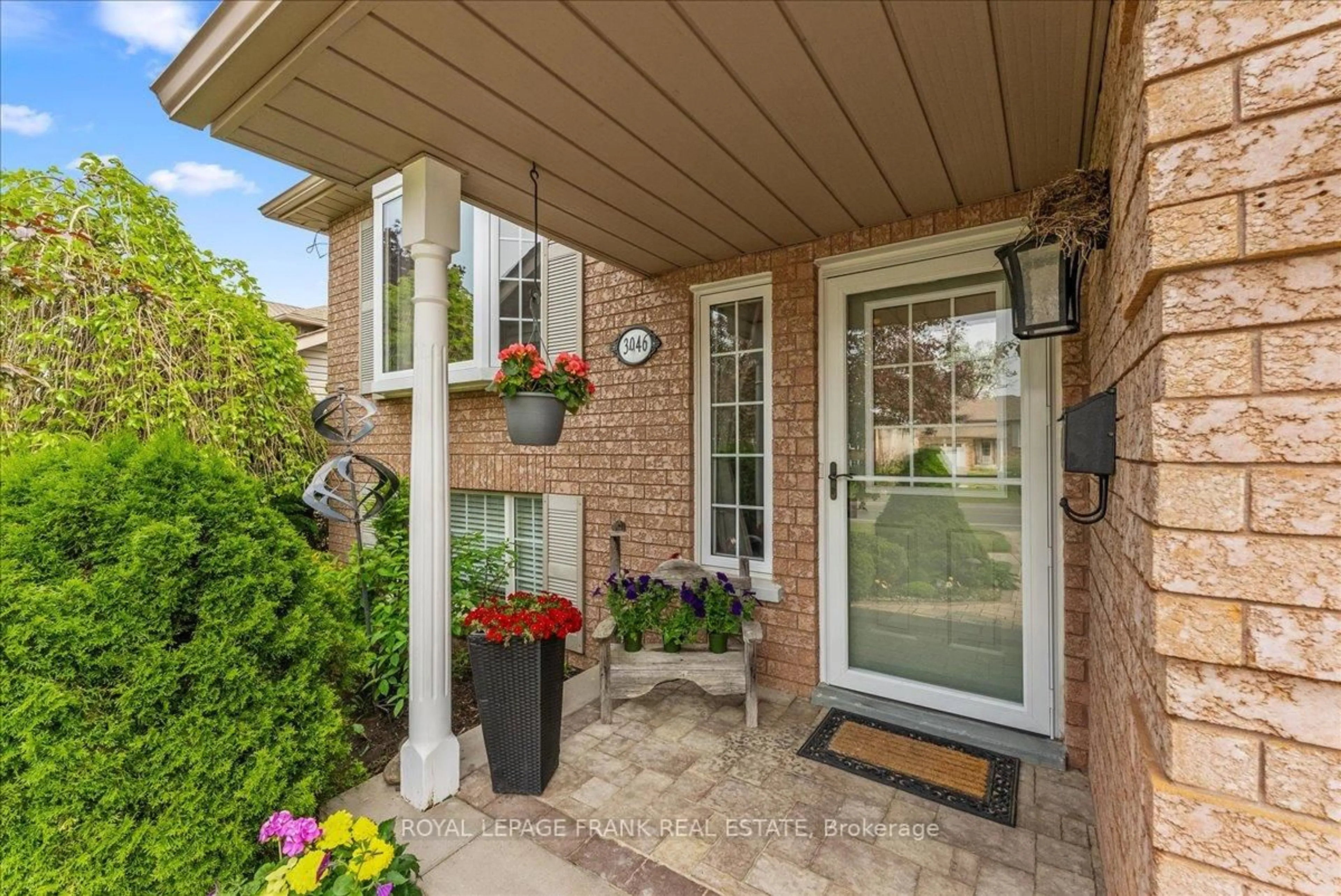 Indoor entryway for 3046 Westridge Blvd, Peterborough West Ontario K9K 2K5