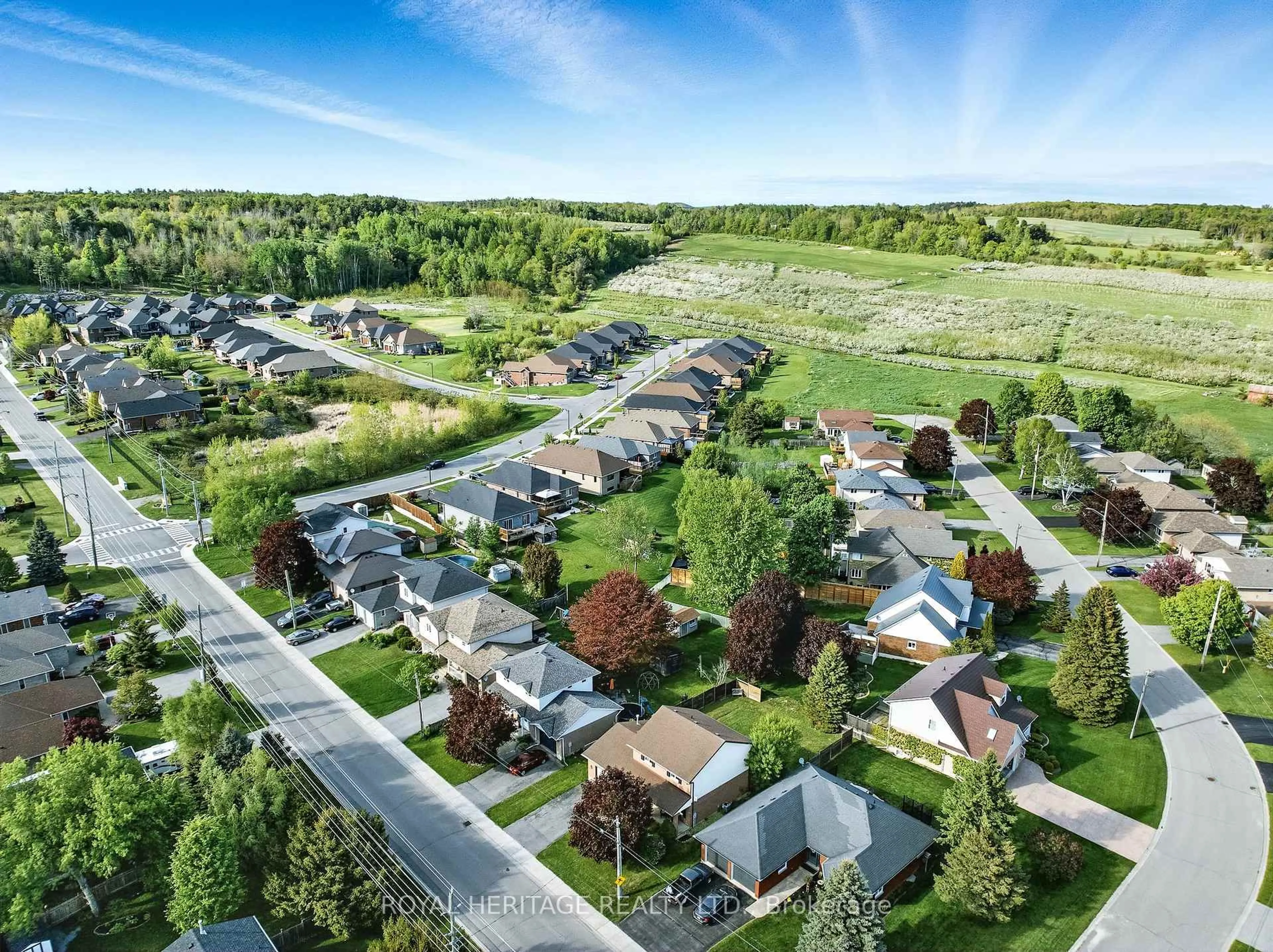 A pic from outside/outdoor area/front of a property/back of a property/a pic from drone, street for 83 Pinnacle St, Brighton Ontario K0K 1H0