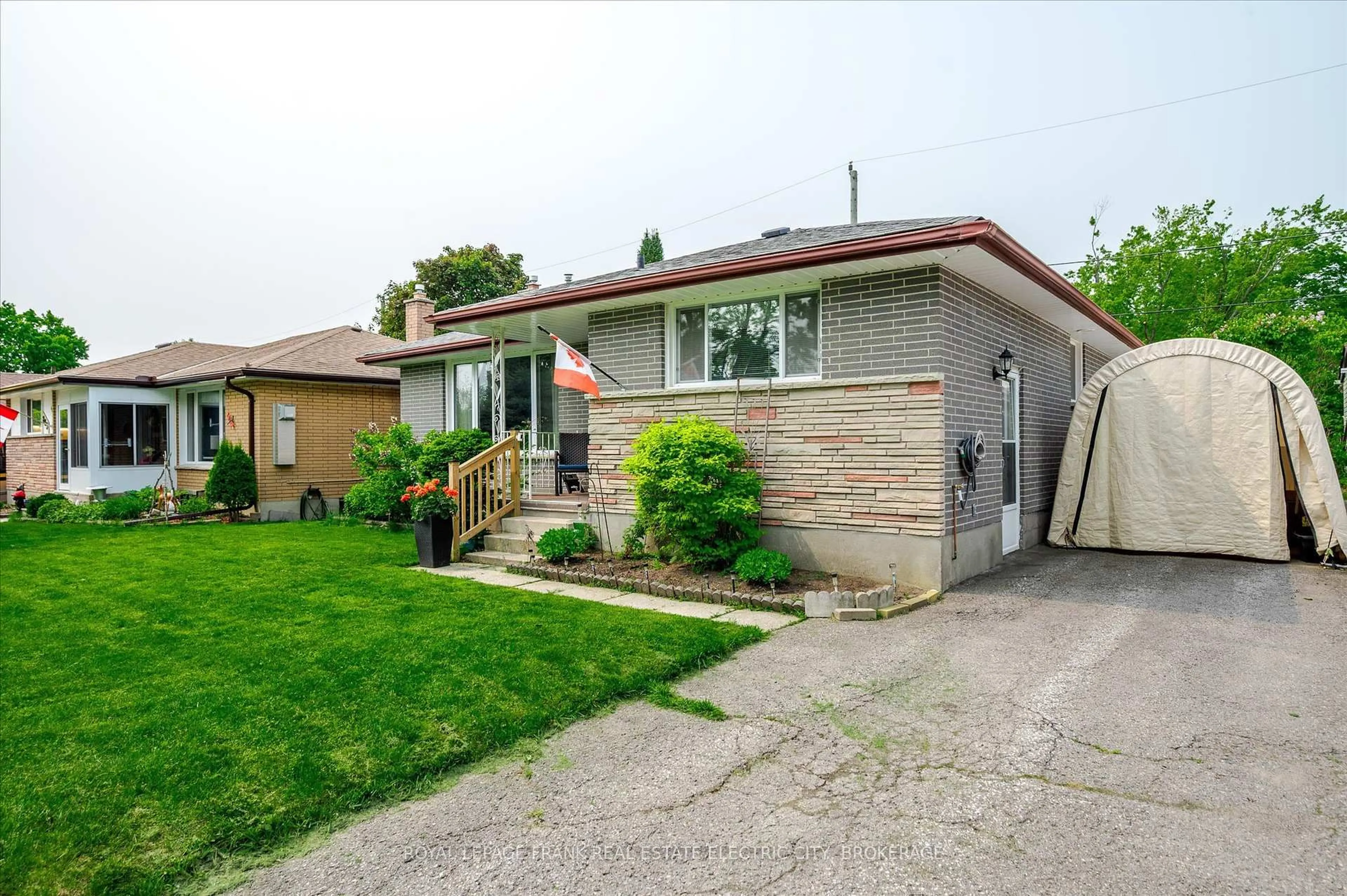 Home with brick exterior material, street for 887 Westdale Ave, Peterborough Ontario K9H 6C5