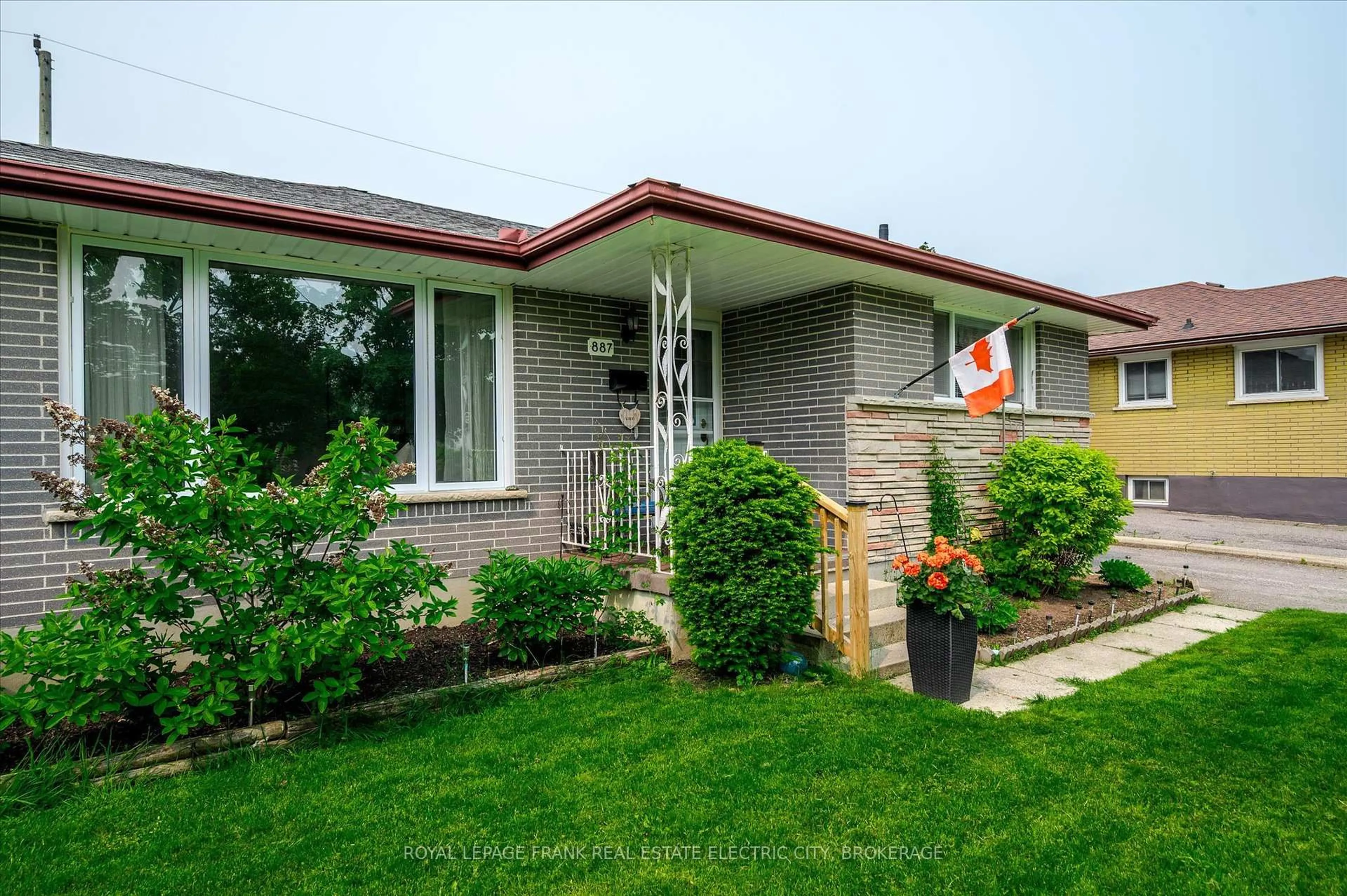 Home with brick exterior material, street for 887 Westdale Ave, Peterborough Ontario K9H 6C5