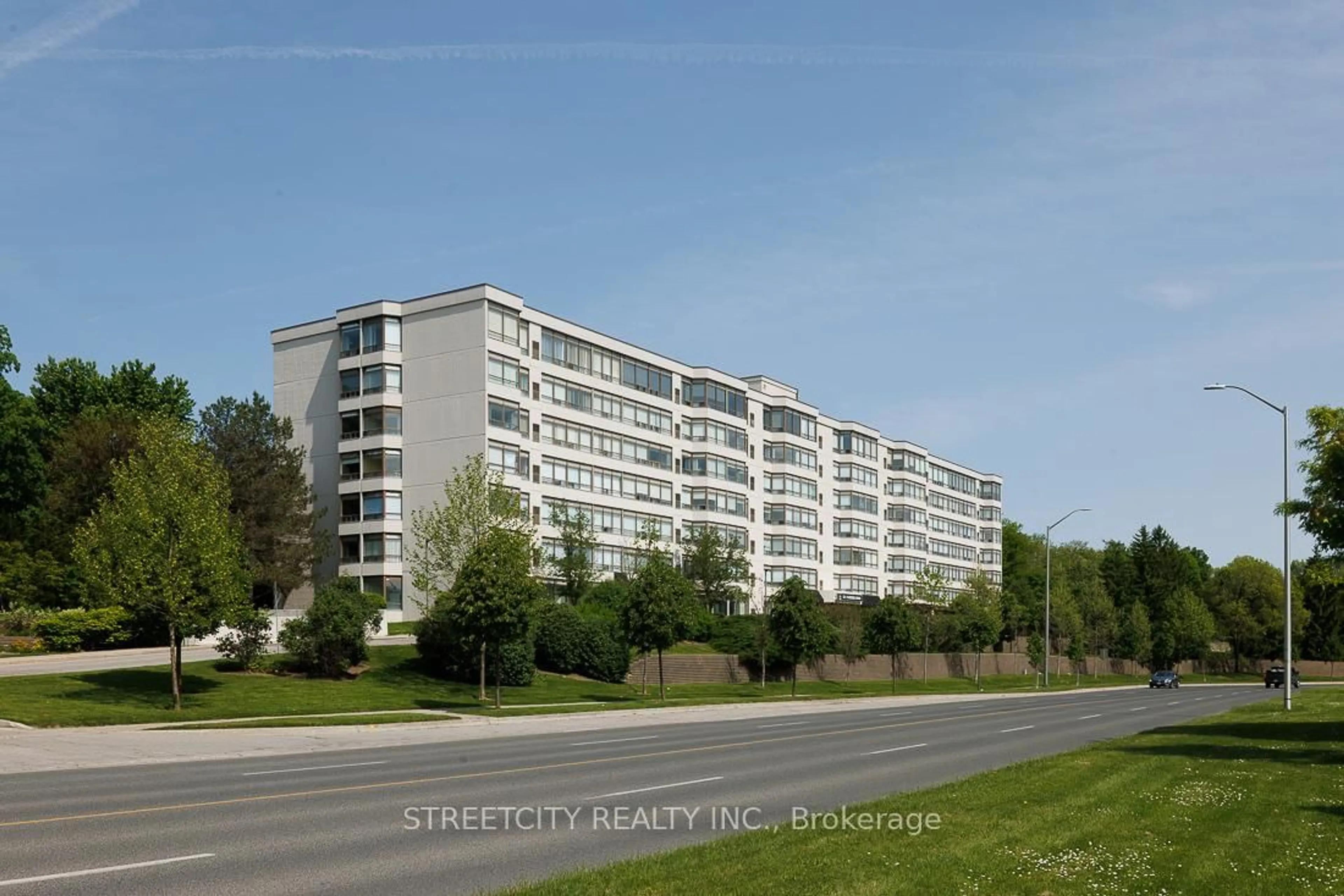 Blurry image for 521 Riverside Dr #608, London North Ontario N6H 5E2