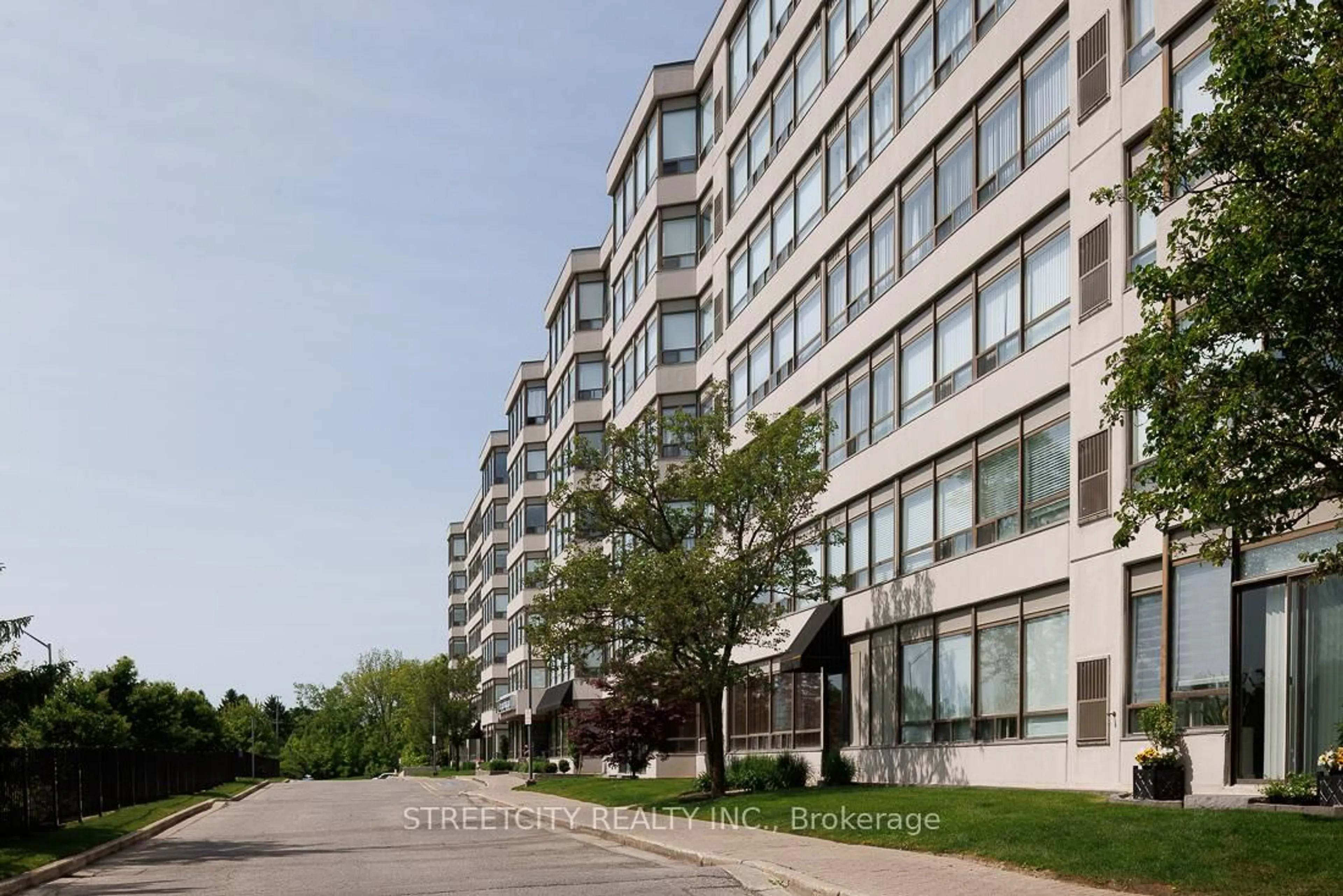 Unknown for 521 Riverside Dr #608, London North Ontario N6H 5E2