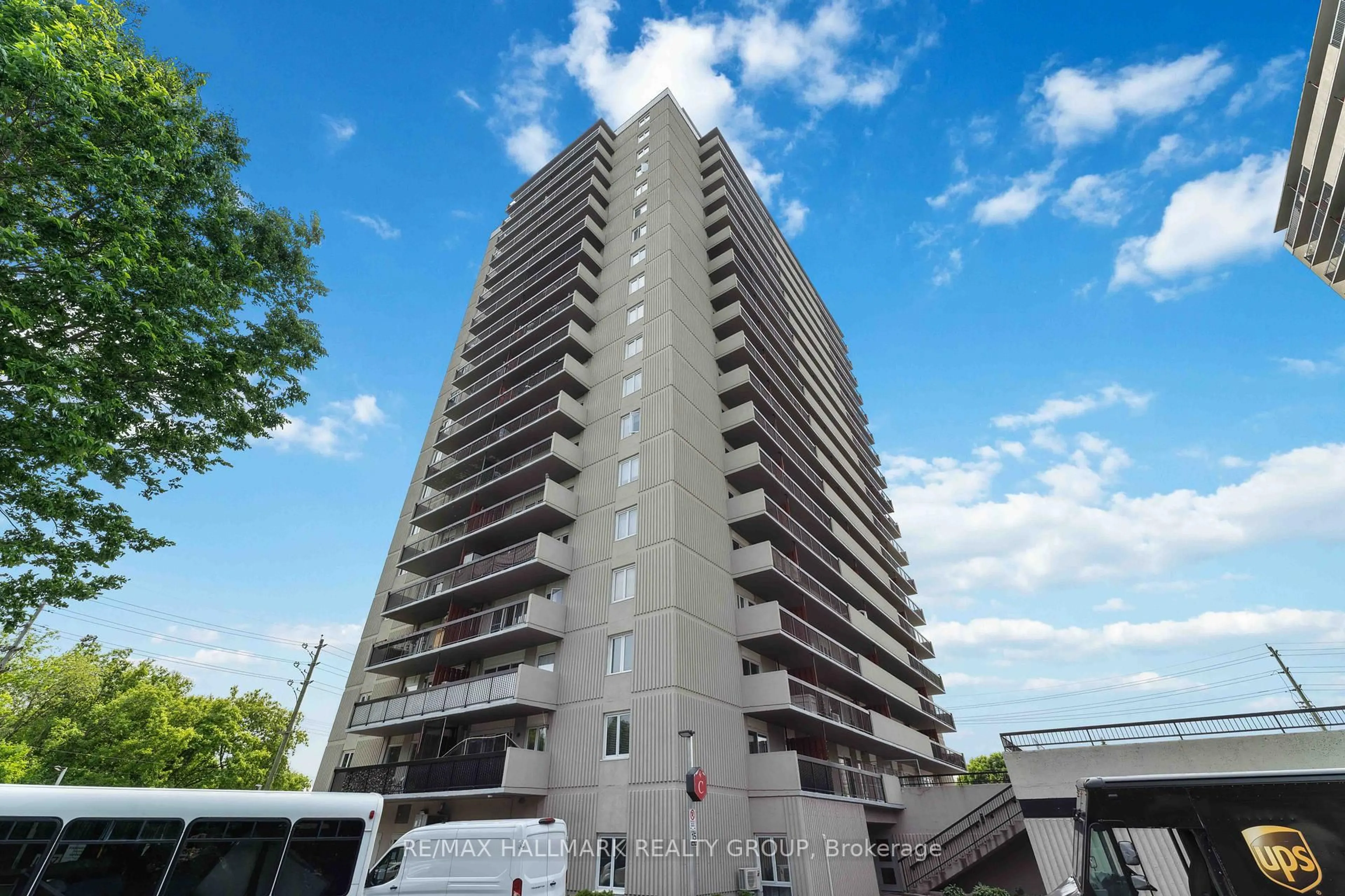Unknown for 183c Mcarthur Ave, Ottawa Ontario K1L 8E7