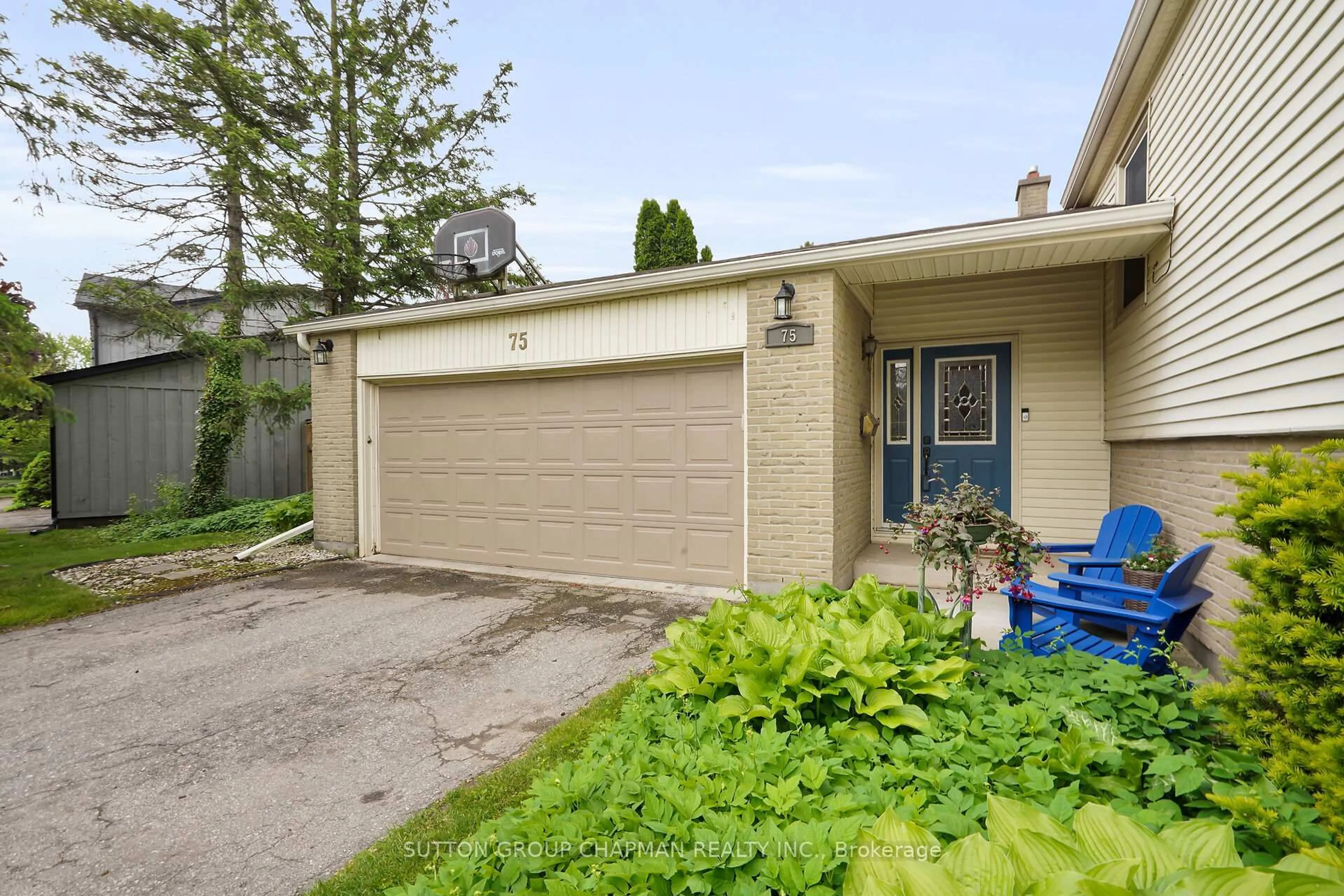 Patio, street for 75 Salem Rd, London South Ontario N6K 1G1