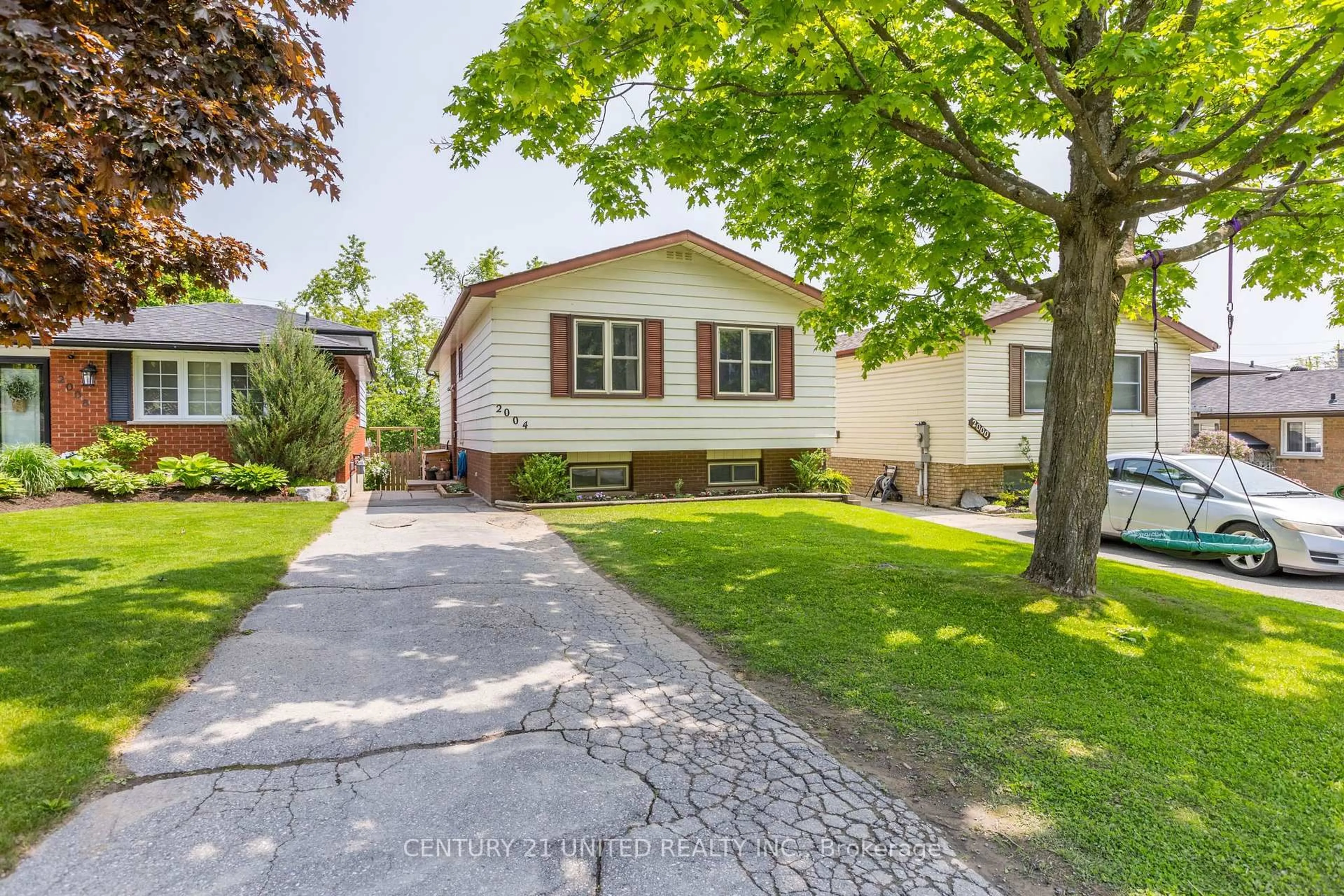 Home with vinyl exterior material, street for 2004 Foxfarm Rd, Peterborough West Ontario K9K 1P8