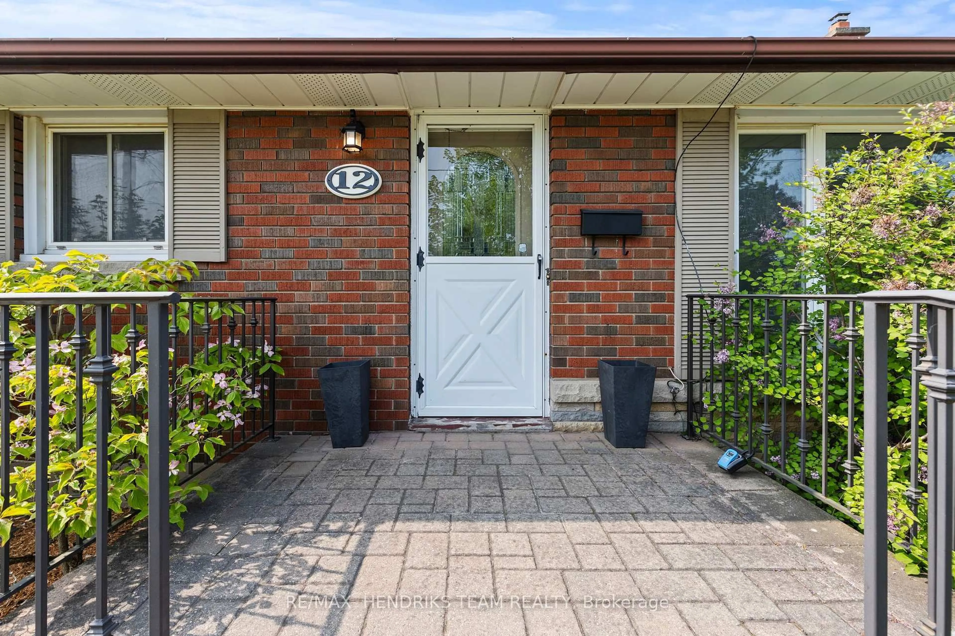 Unknown for 12 Oriole Dr, St. Catharines Ontario L2M 3C3