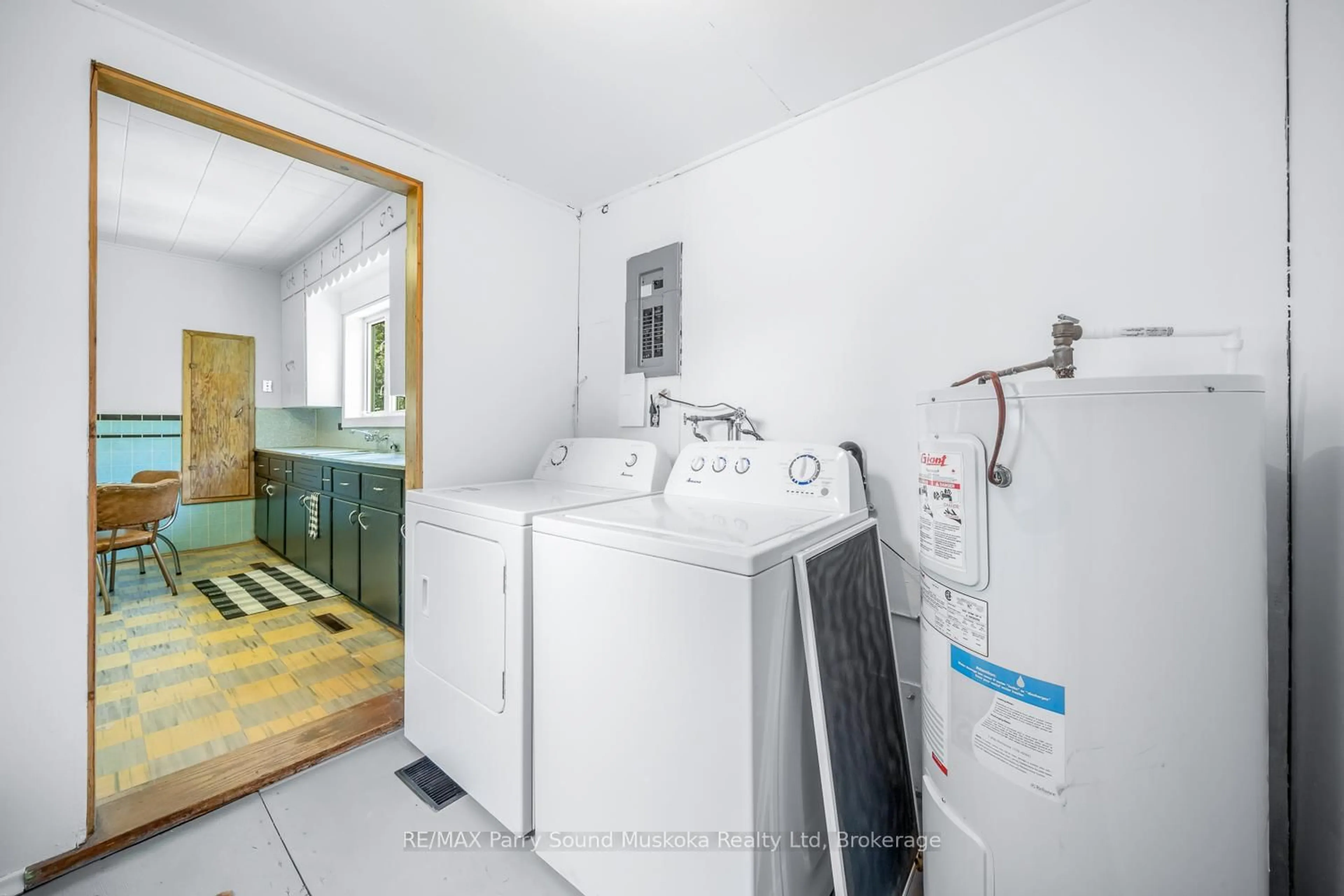 Laundry room for 26 Joseph St, Georgian Bay Ontario P0C 1H0