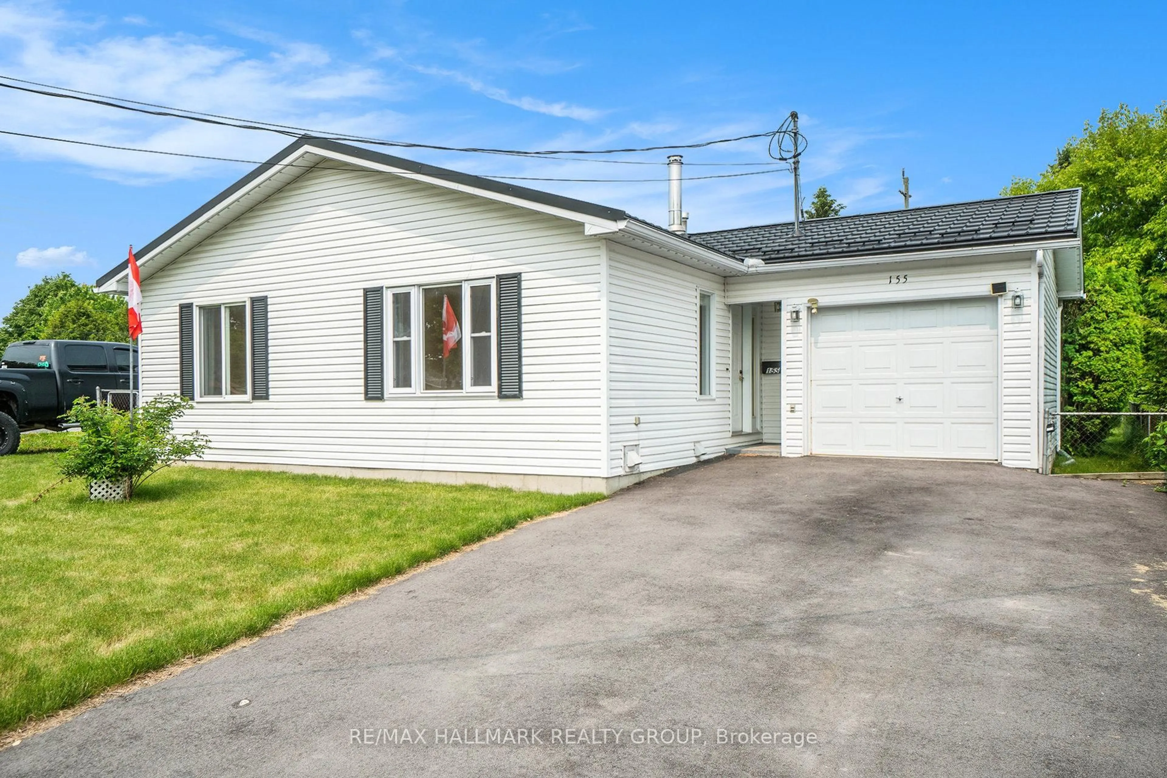 A pic from outside/outdoor area/front of a property/back of a property/a pic from drone, street for 155 Edward St, Arnprior Ontario K7S 2X3