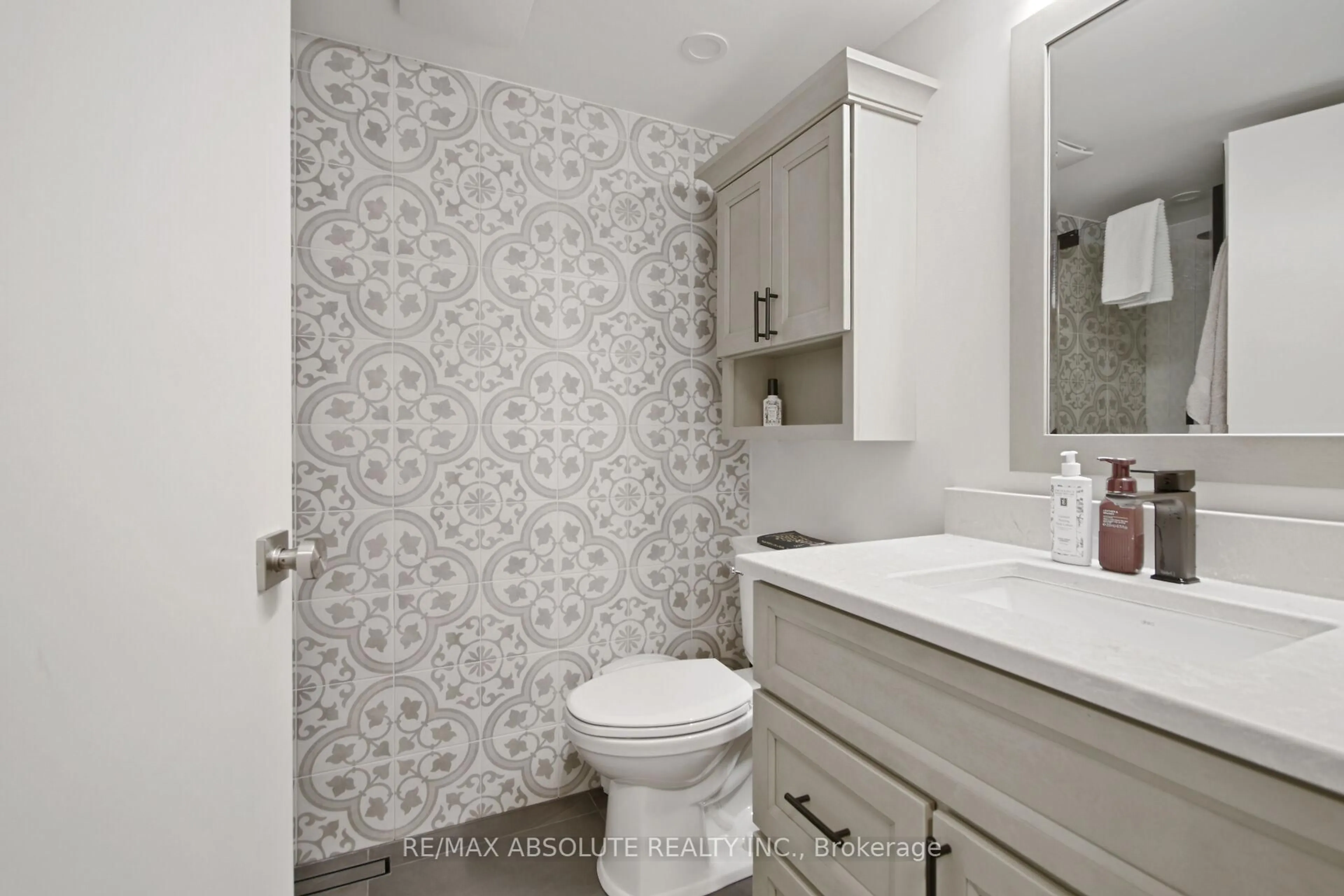 Contemporary bathroom, ceramic/tile floor for 252 Bruyere St, Ottawa Ontario K1N 5E6