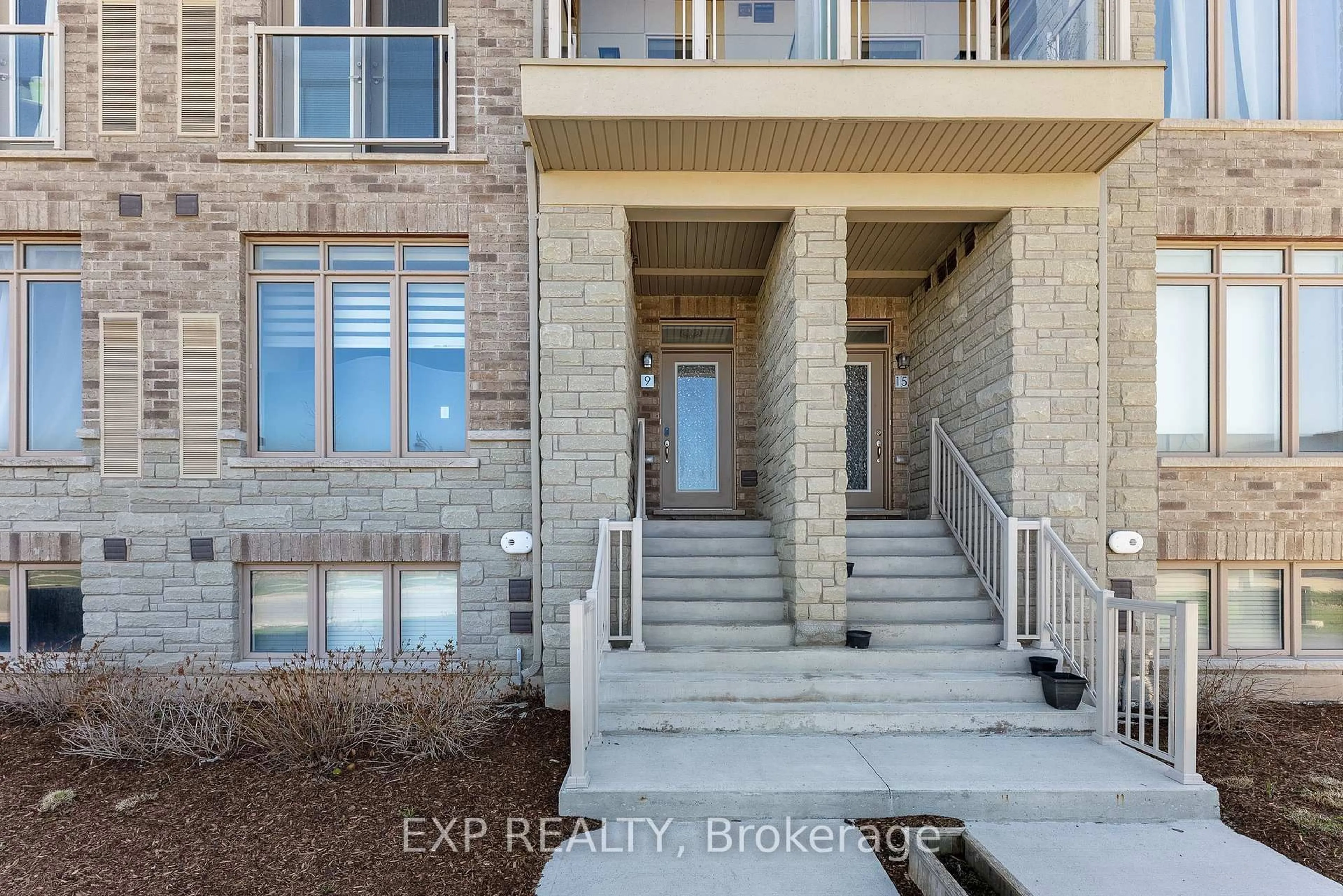 Indoor entryway for 5016 Serena Dr #9, Lincoln Ontario L0R 1B4