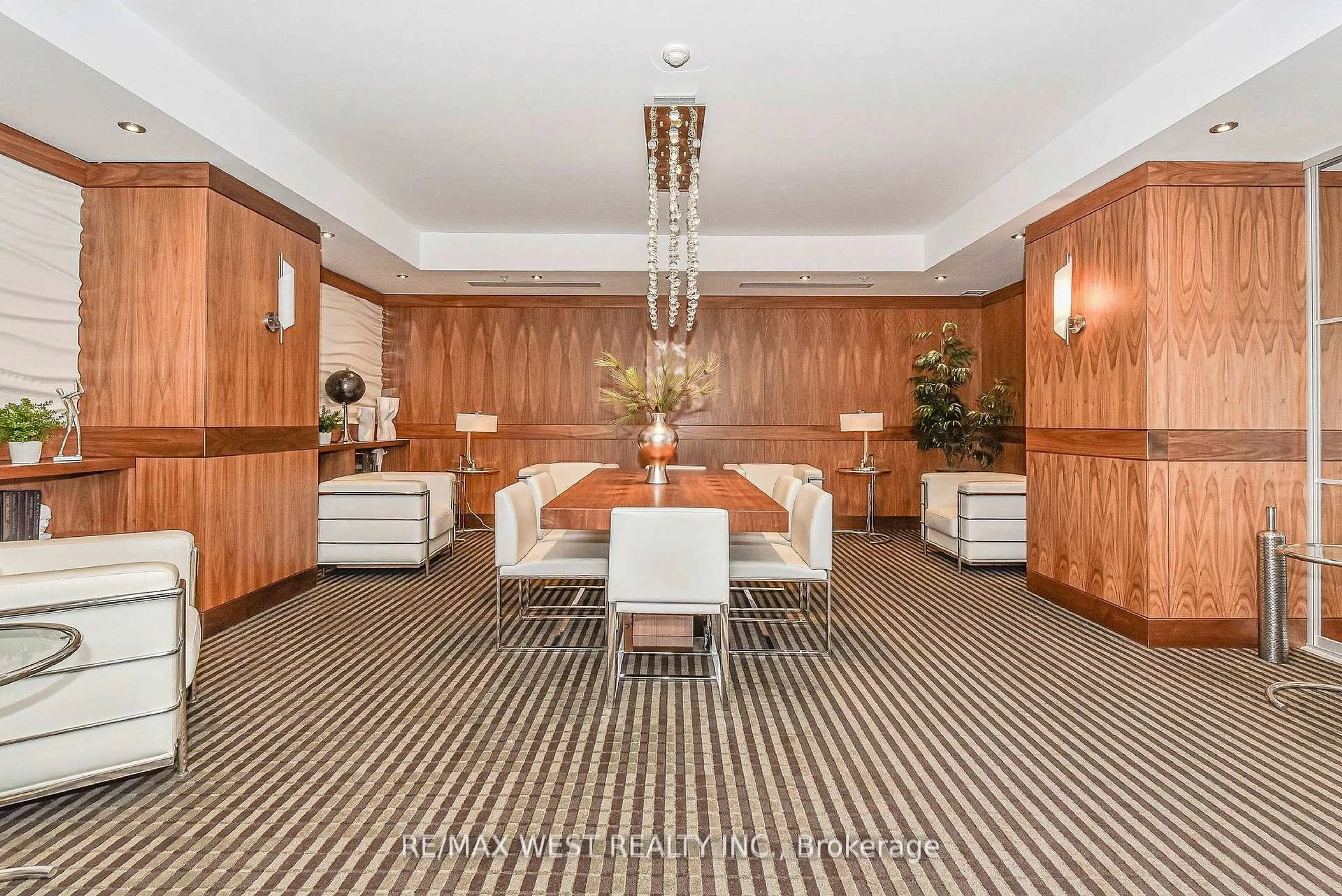 Lobby for 112 Benton St #704, Kitchener Ontario N2G 3H6