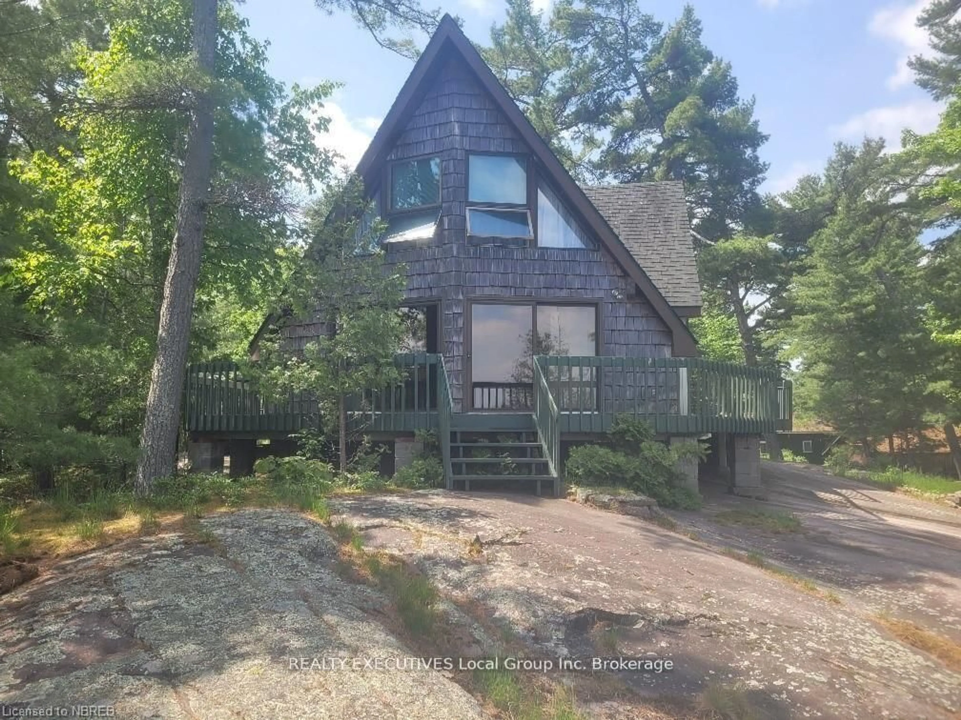 A pic from outside/outdoor area/front of a property/back of a property/a pic from drone, unknown for 1 RICHARDSON ISLAND, Nipissing Ontario P0H 1H0