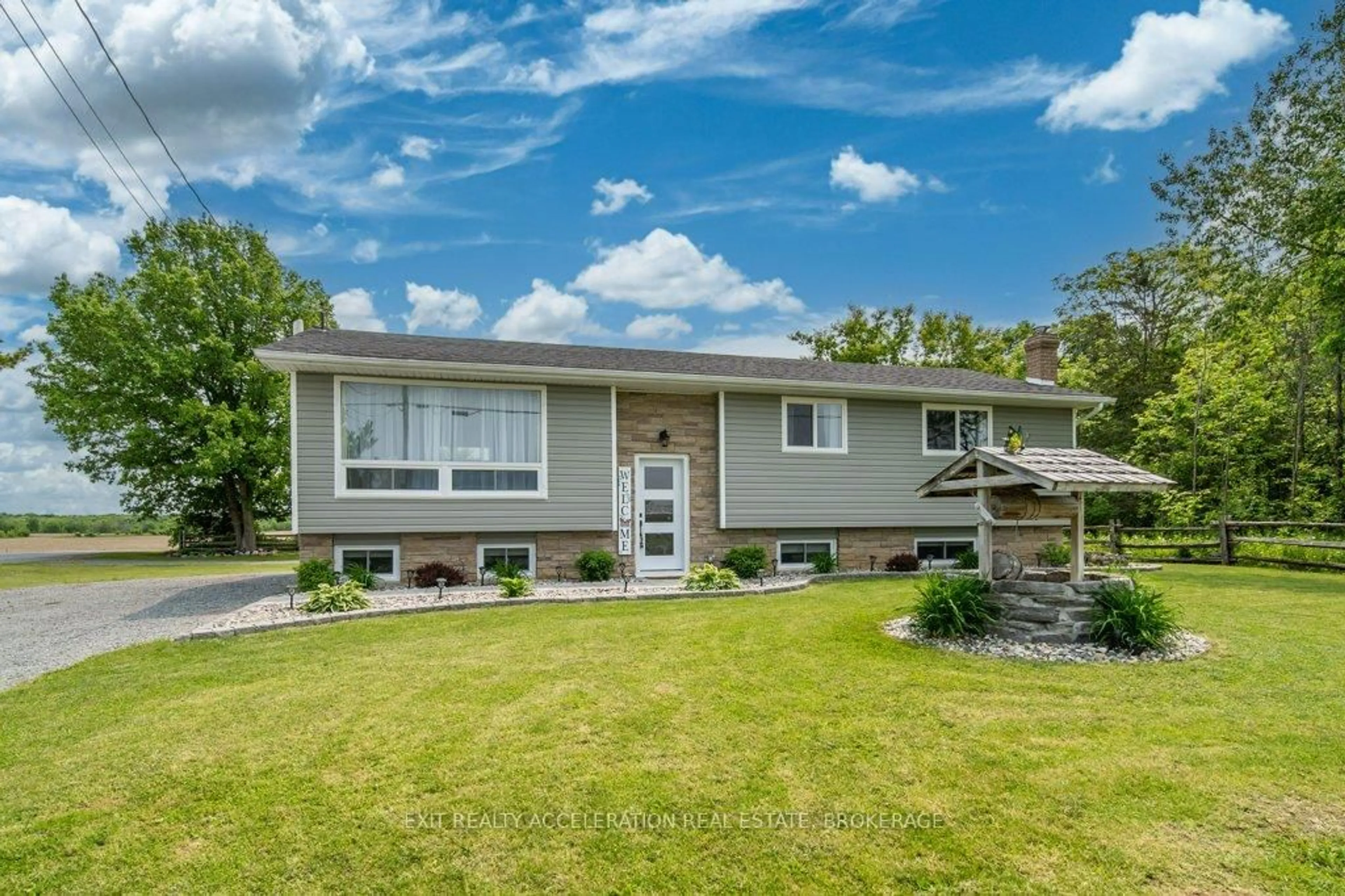 Home with vinyl exterior material, unknown for 524 Huffman Rd, Yarker Ontario K0K 3N0