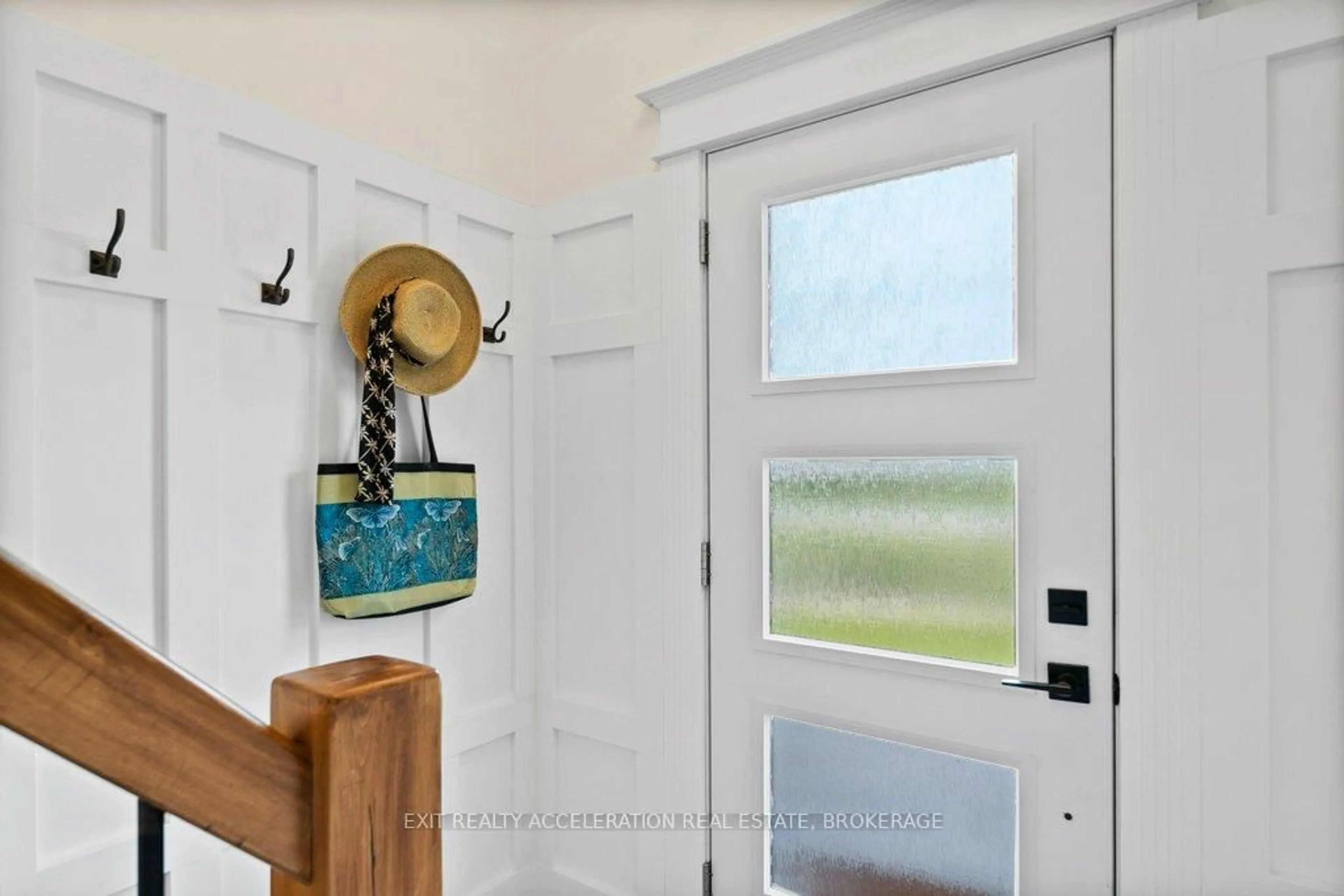 Indoor entryway for 524 Huffman Rd, Yarker Ontario K0K 3N0