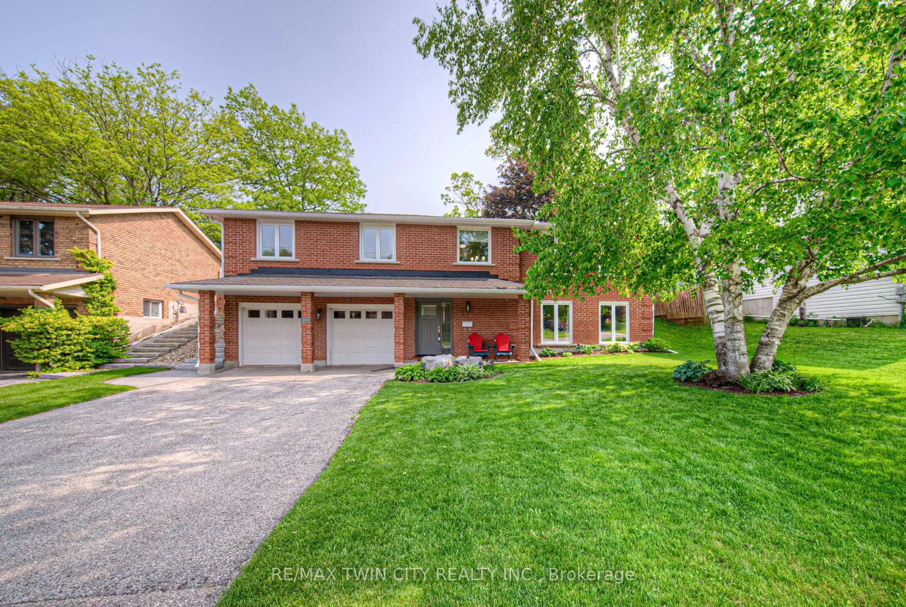 Home with brick exterior material, street for 207 Grand Ridge Dr, Cambridge Ontario N1S 4V6