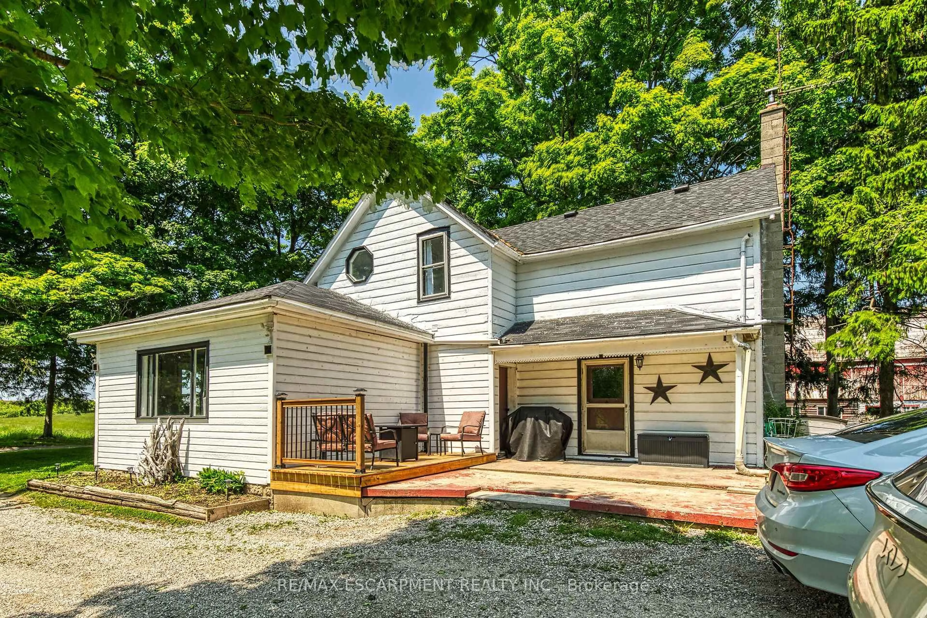 Home with vinyl exterior material, street for 1216 SAWMILL Rd, Hamilton Ontario L9G 3L1