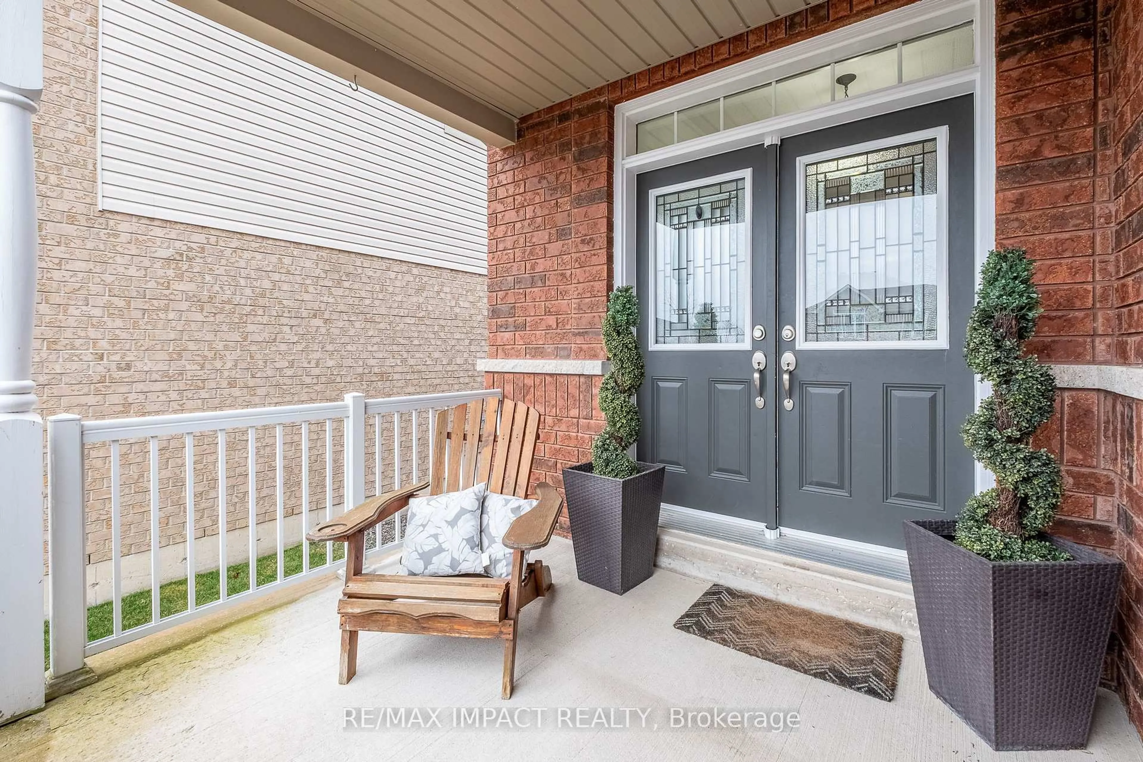 Indoor entryway for 2486 Cunningham Blvd, Peterborough Ontario K9H 0B1