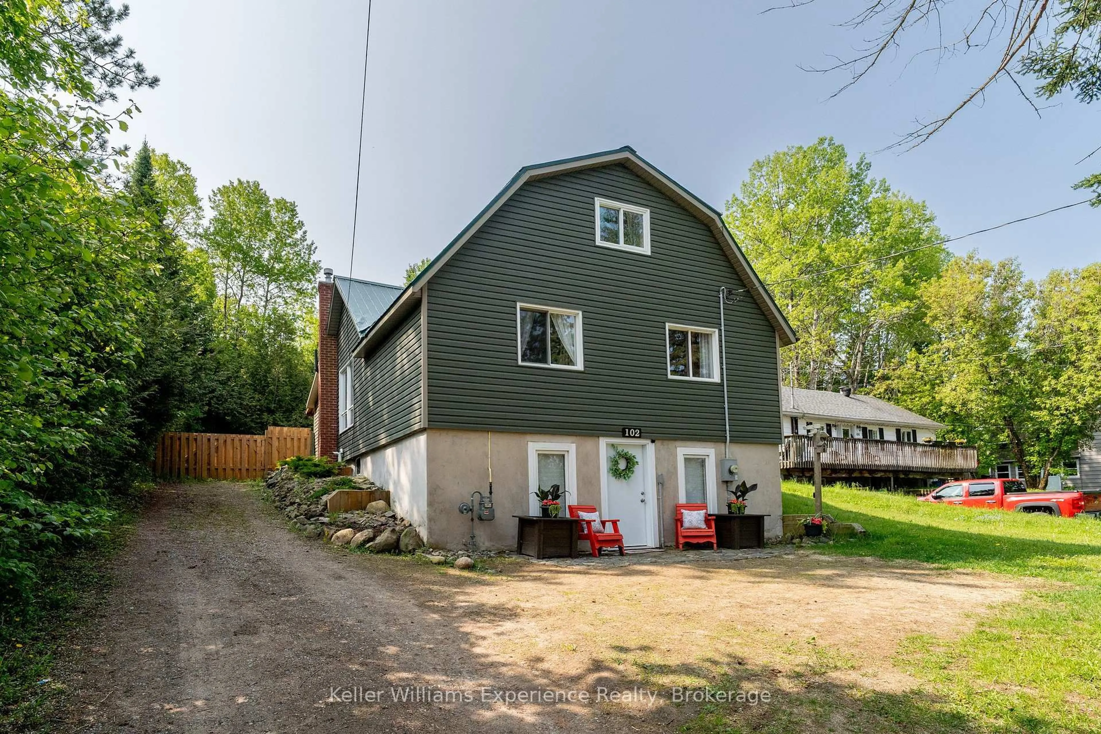 Unknown for 102 James St, Burk's Falls Ontario P0A 1C0