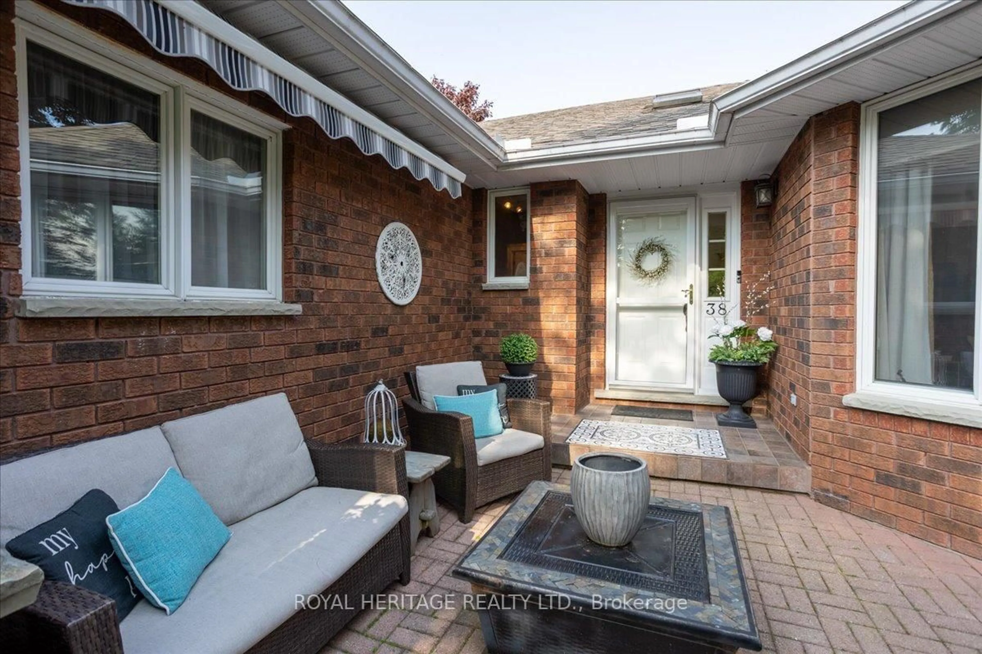 Home with brick exterior material, street for 38 PATRICIA Pl, Kawartha Lakes Ontario K0M 1A0