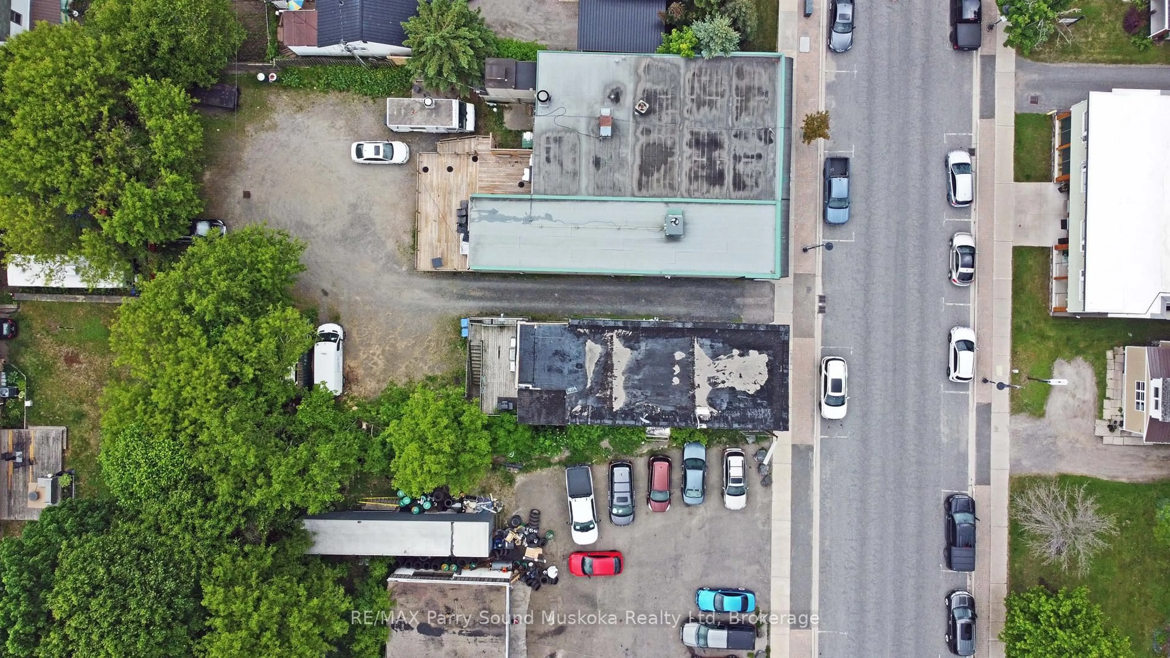 A pic from outside/outdoor area/front of a property/back of a property/a pic from drone, street for 111 JAMES St, Parry Sound Ontario P2A 1T7