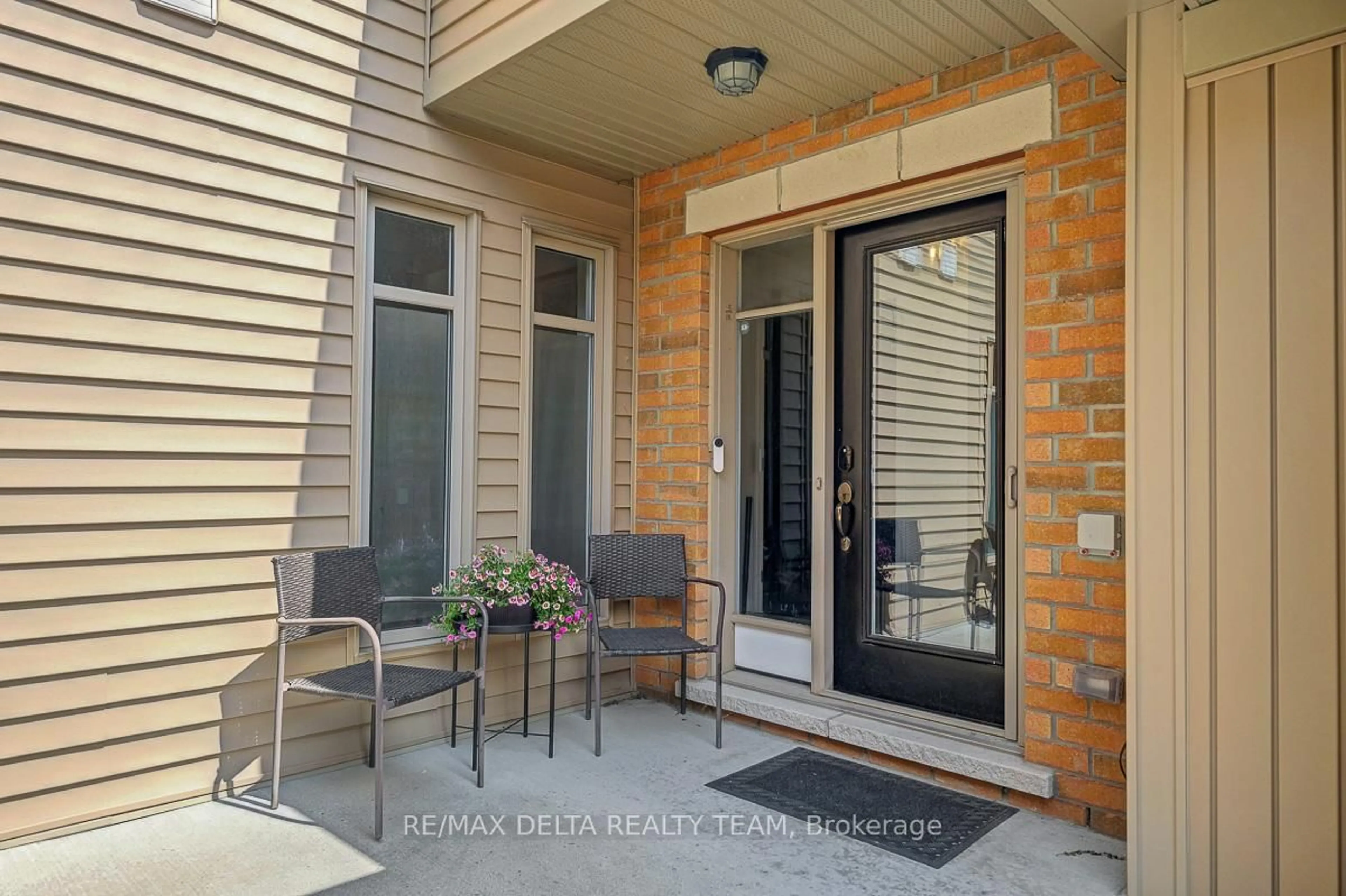 Patio, street for 27 AVEIA, Ottawa Ontario K4A 1X0