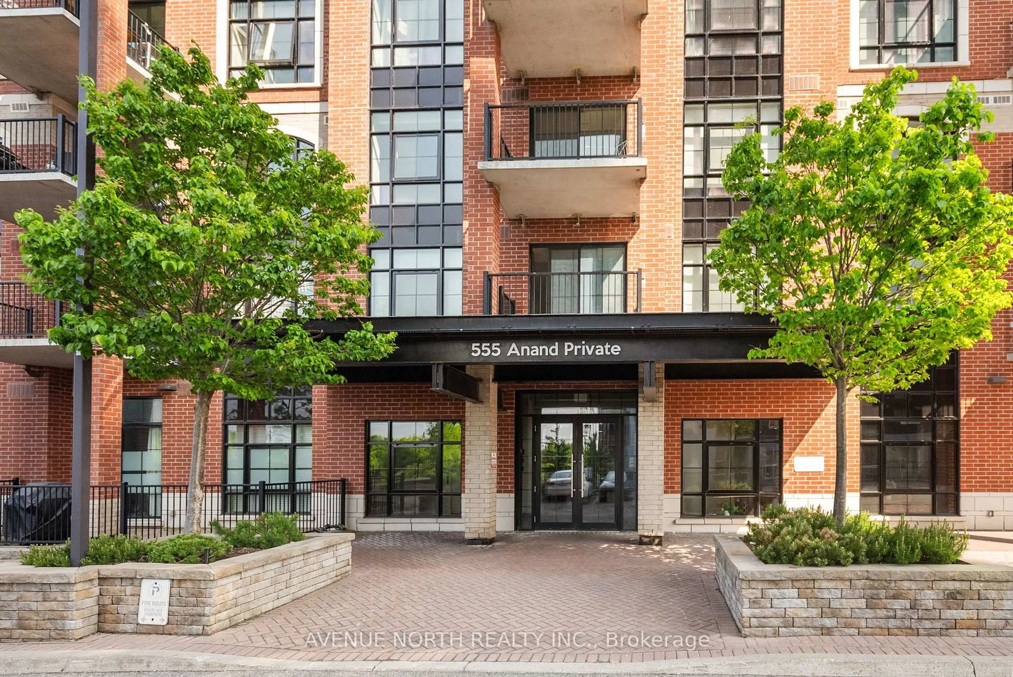 Indoor foyer for 555 Anand Private #806, Ottawa Ontario K1V 2R7