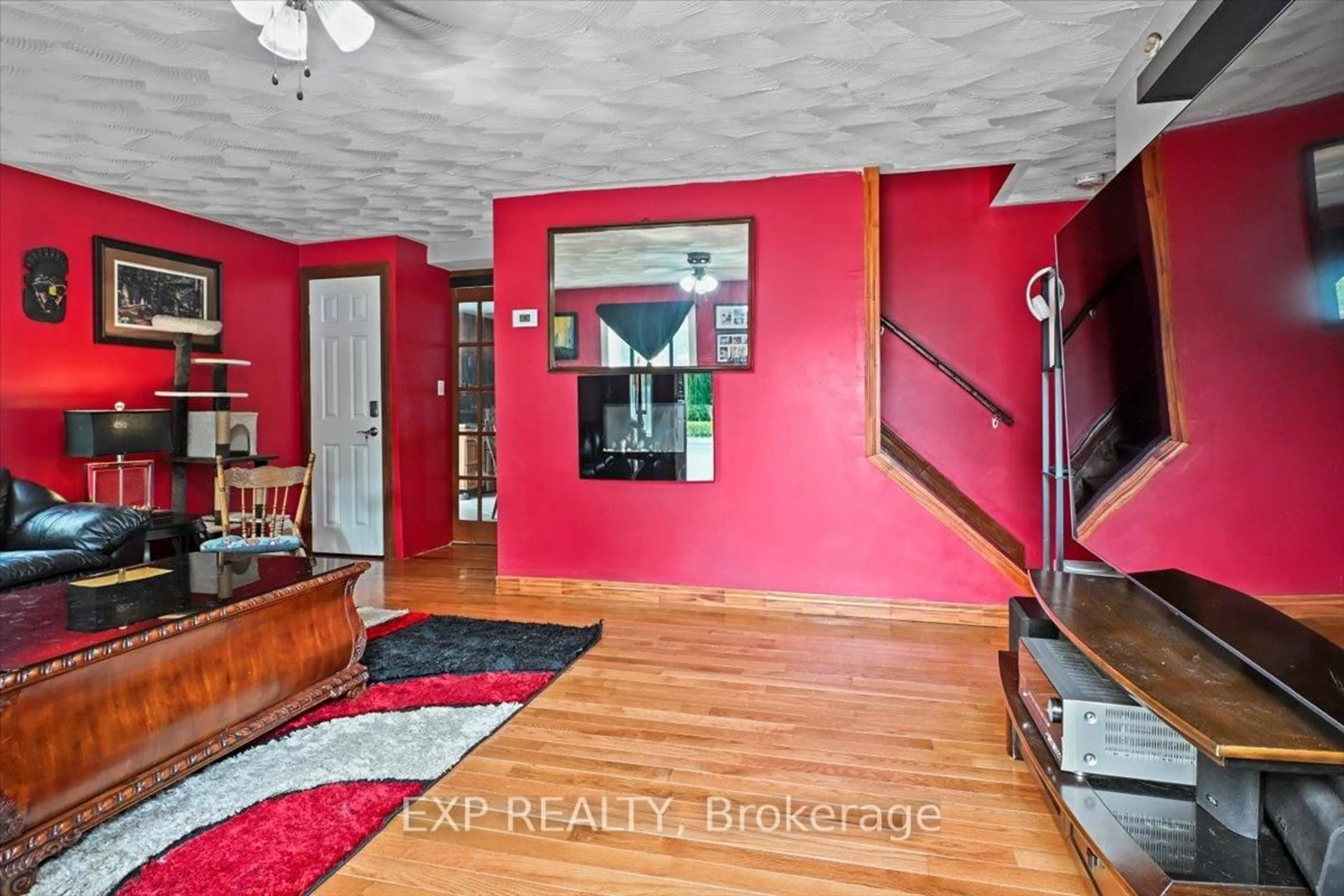 Indoor entryway for 2182 Spring St, Cramahe Ontario K0K 1M0
