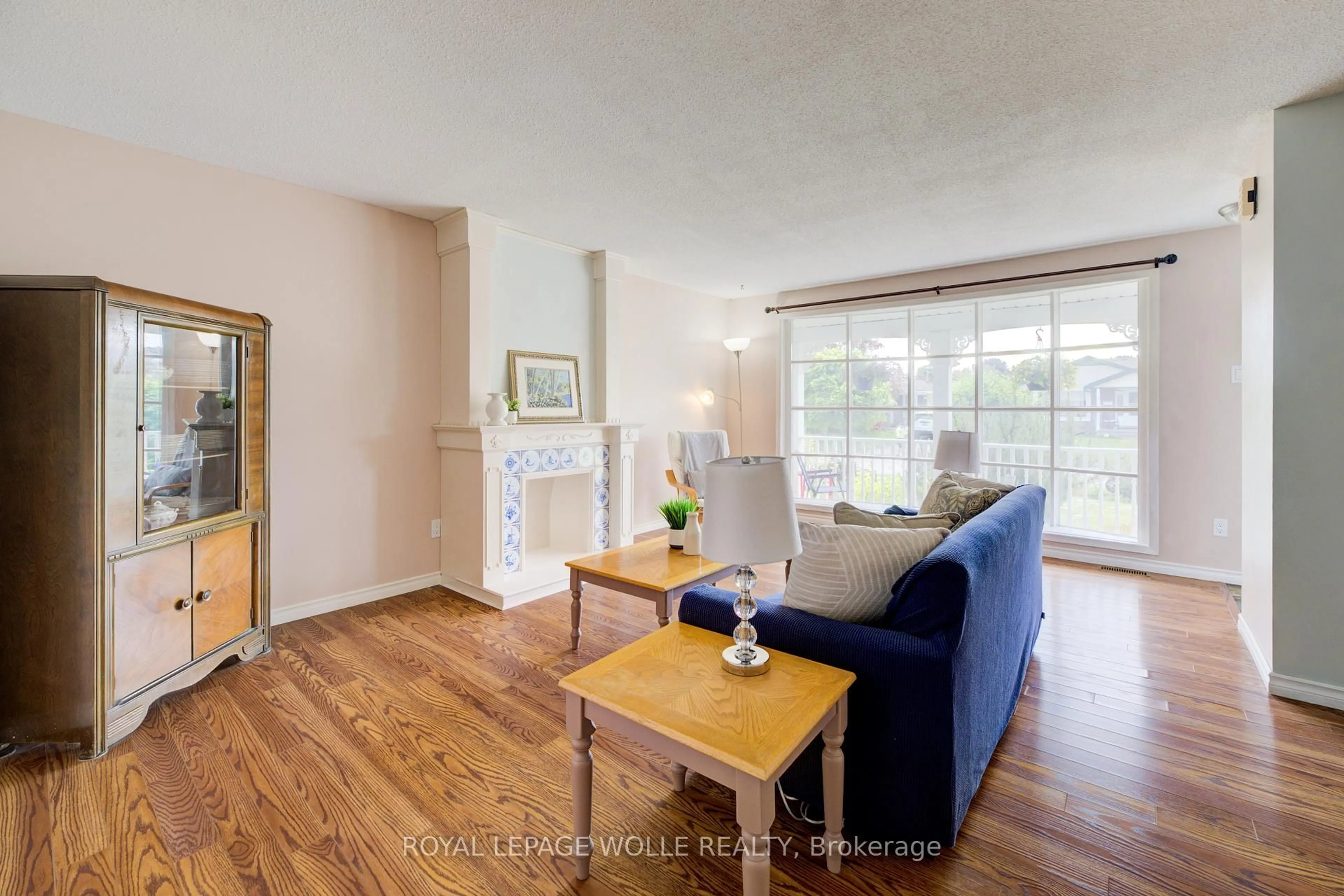 Living room with furniture, wood/laminate floor for 42 Monteagle Cres, Kitchener Ontario N2N 1N1