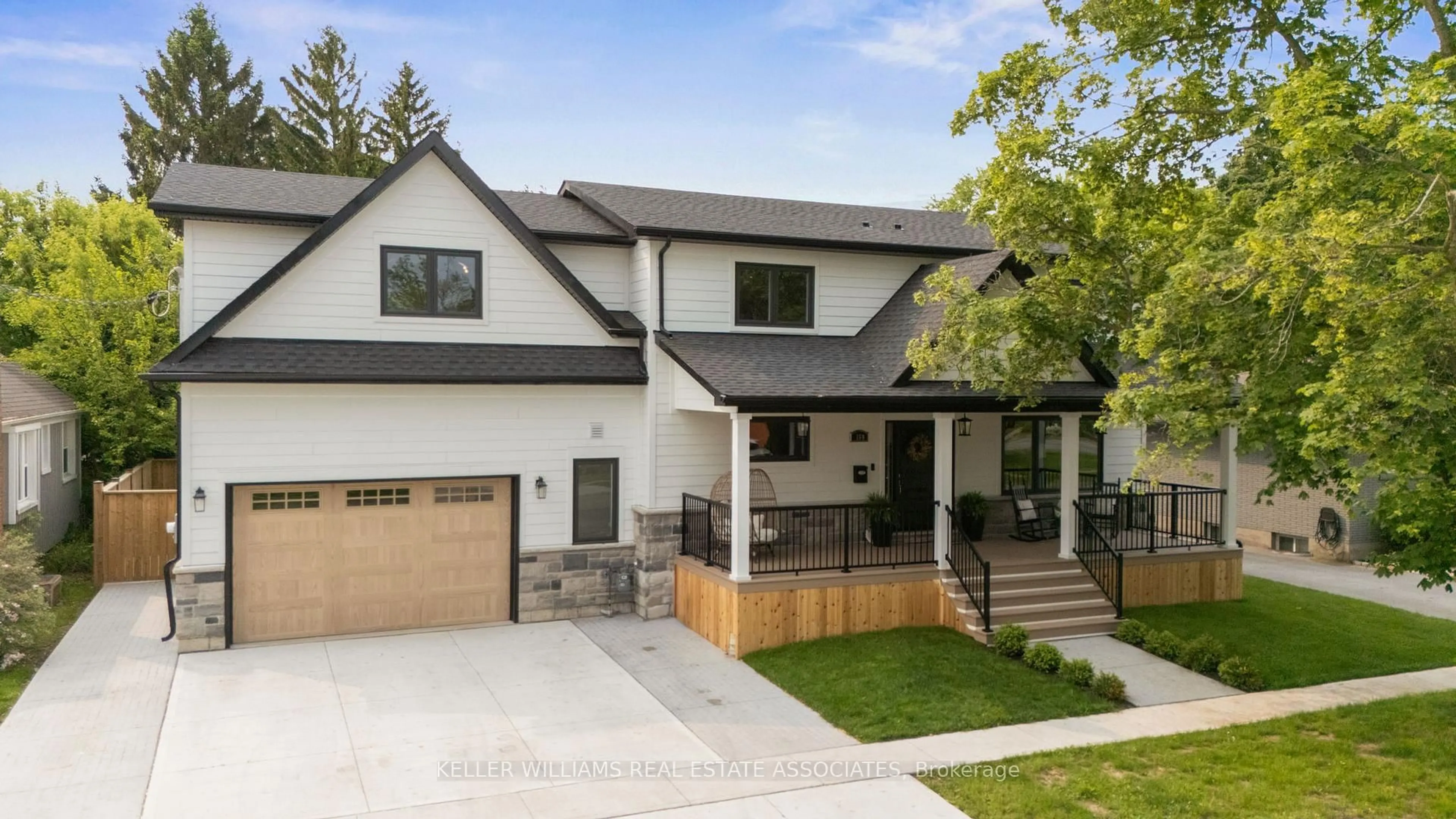 Home with brick exterior material, street for 169 Dalhousie Ave, St. Catharines Ontario L2N 4X6